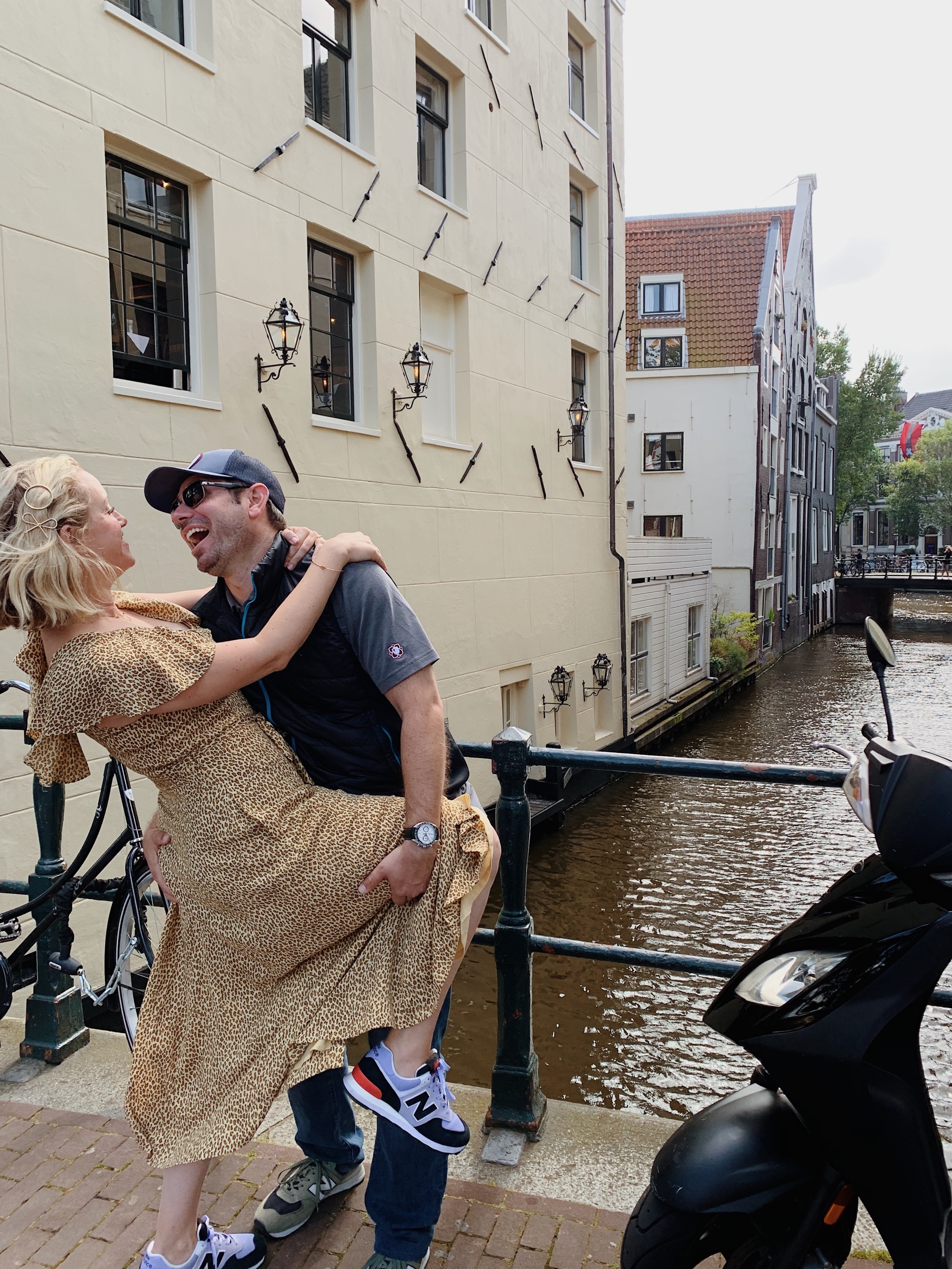 Amsterdam is for lovers too even with kids in the background:))))