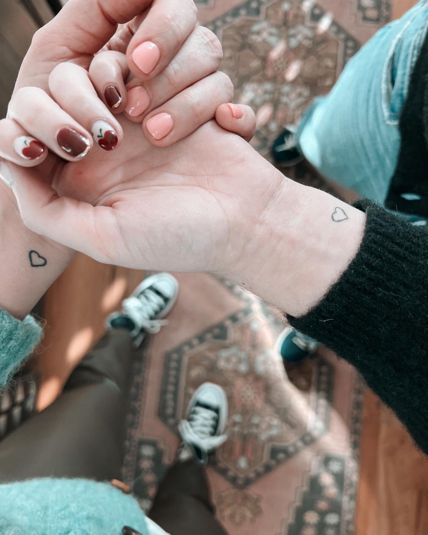 Hold them close in all stages of life. Never let go, but let them grow🤍!! 

And manis for life!! How cute are my girls nails???? The big apple is ready for her return 🍎!!!! #mani #bigapple #hearther