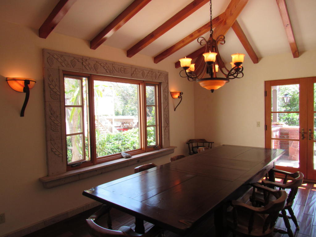 161_El_Sueno_Road_Dining.jpg