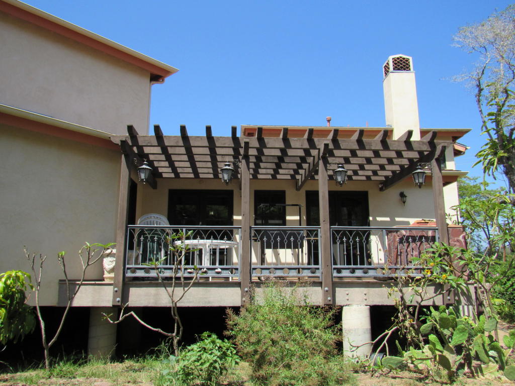 161_El_Sueno_Road_Patio2.jpg