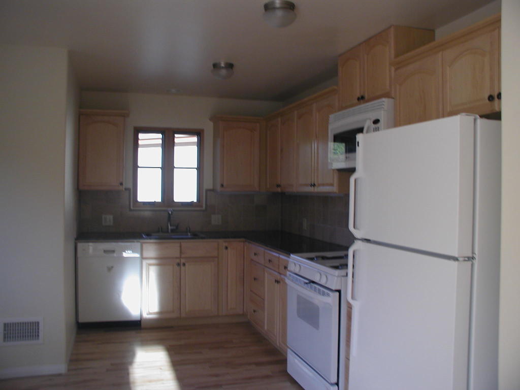 161_El_Sueno_Road_second_kitchen.jpg