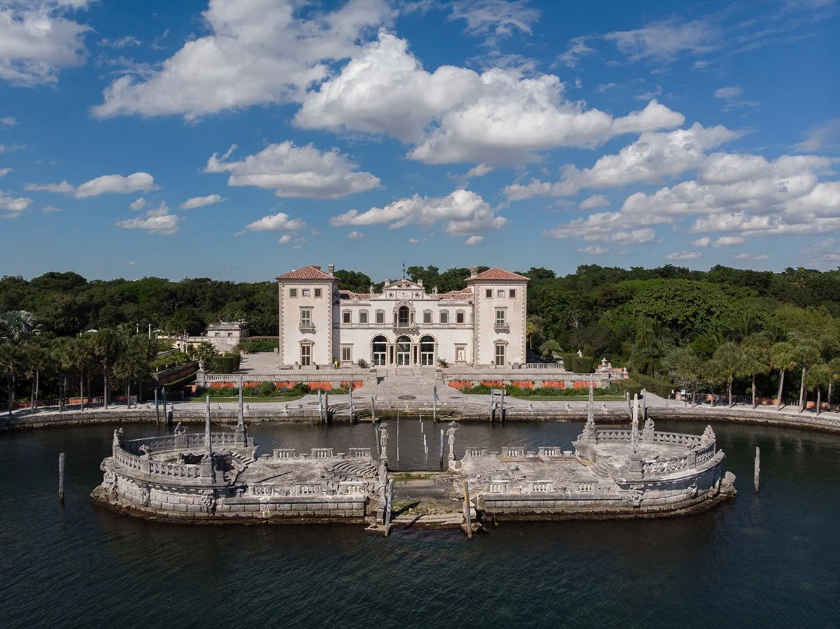 Photo over water of Vizcaya building