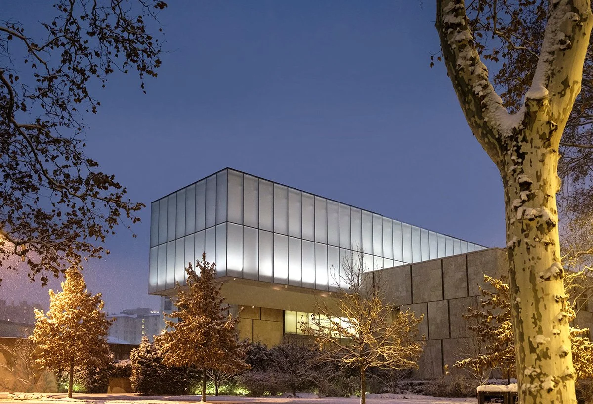 The Barnes Foundation Art Museum facade_sm_Credit_Jon Lovette - Alamy.jpg