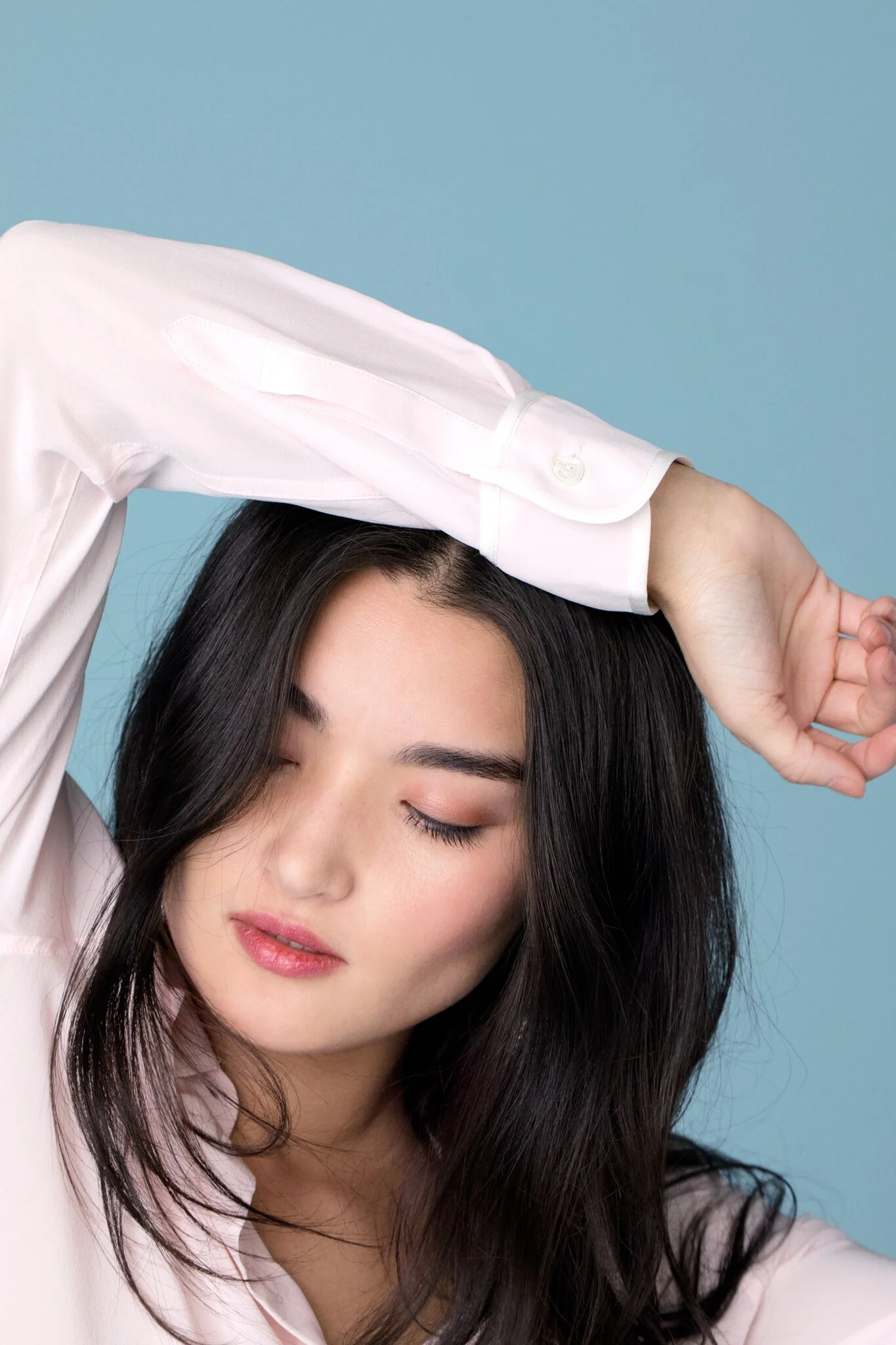PipedCuffButtonDown_HeavenlyPink_White_Detail_preview.jpg