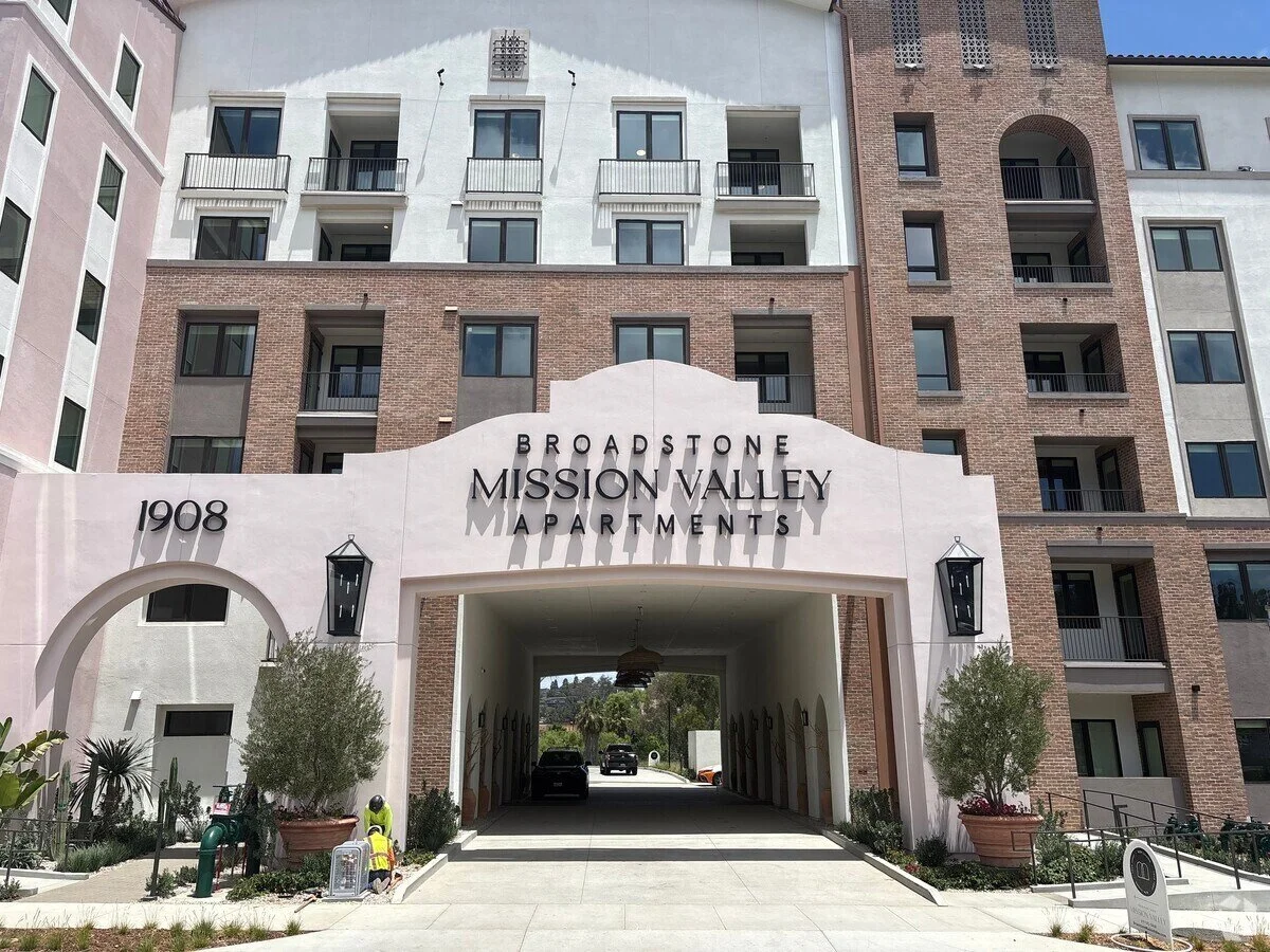 Broadstone Mission Valley Apartments