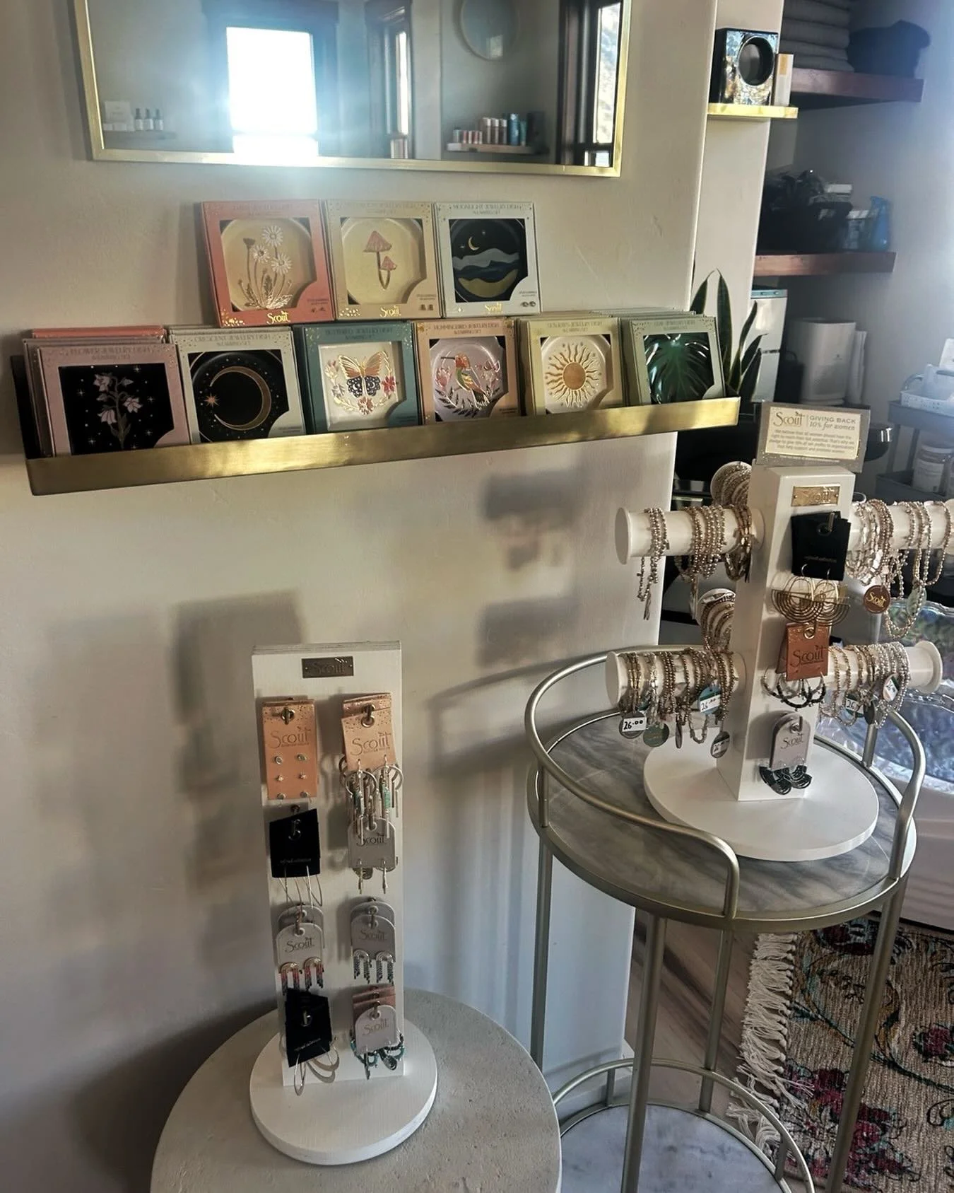 Big LOVE for small, handmade, and sustainably sourced gifts for yourself and those you love 💛.

#crestedbutte