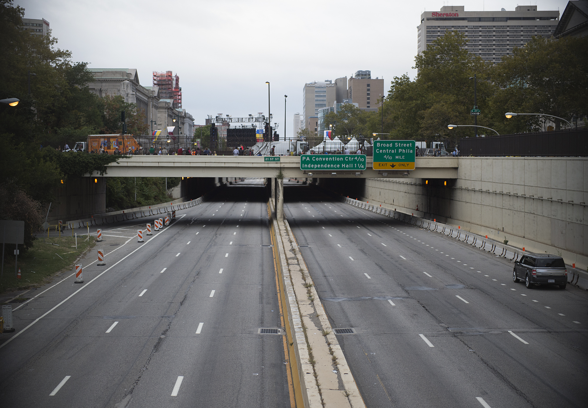  An empty Vine Street Expressway remains closed as Pope Francis' Mass nears completion on the Ben Franklin Parkway on September 27, 2015. 