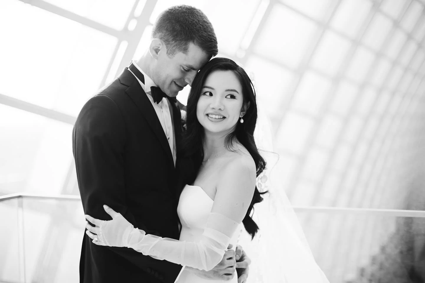 You know your wedding is lit when the venue staff is dancing 💃 
Nancy + Ben 🌸
Shot for @asya_photography_philly