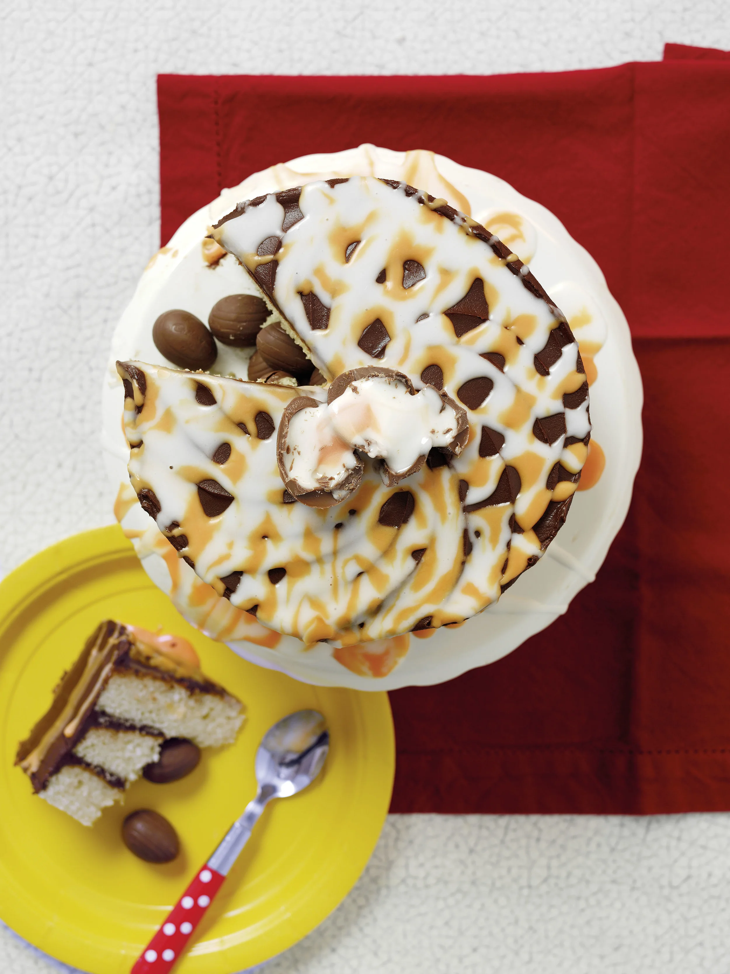 Creme Egg Chaos! Goo-zing Creme Egg Piñata Cake