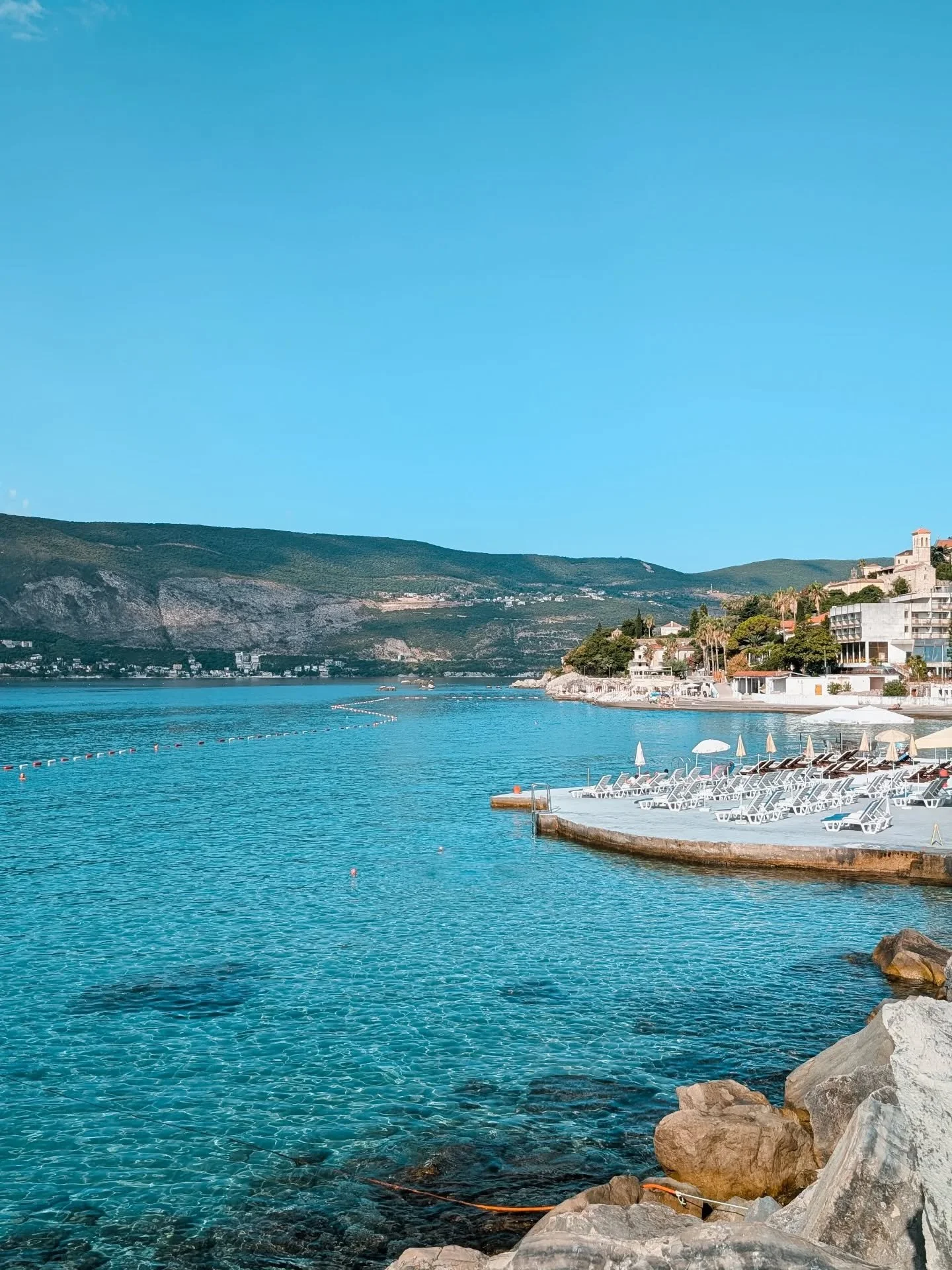 A spontaneous week exploring a little of Montenegro! I didn't know much about this beautiful country before we visited but was utterly blown away by the dramatic coastline, huge mountains and historic sites. And some AMAZING food!

We stayed 3 nights