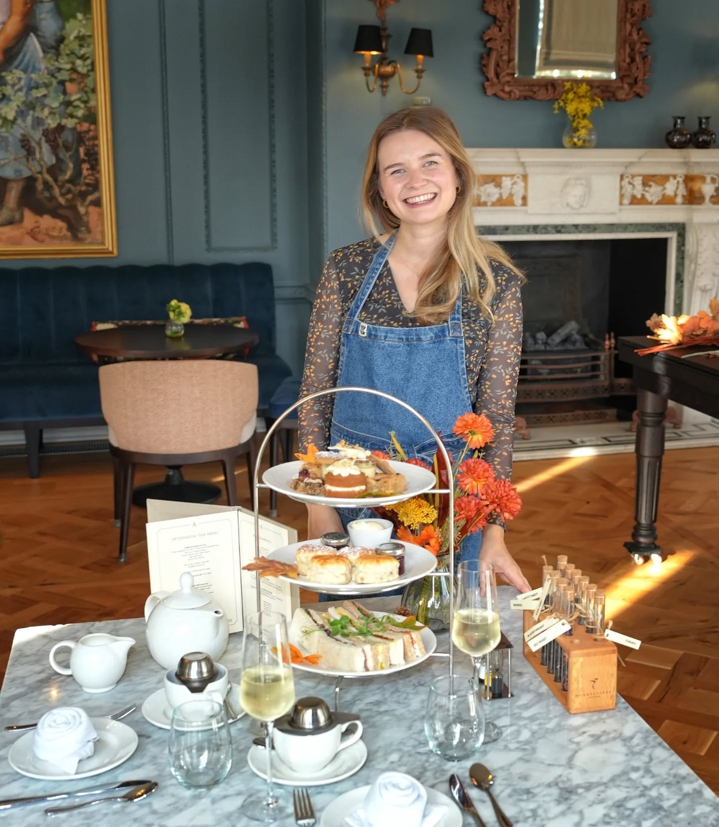 A special Autumnal afternoon tea 🍂

Such a joy to be working with @kemptonssunningdale and @langtonsrestaurant to create a delicious afternoon tea menu, right back in the area I grew up in! Packed full of autumnal treats like blackberry hazelnut blo