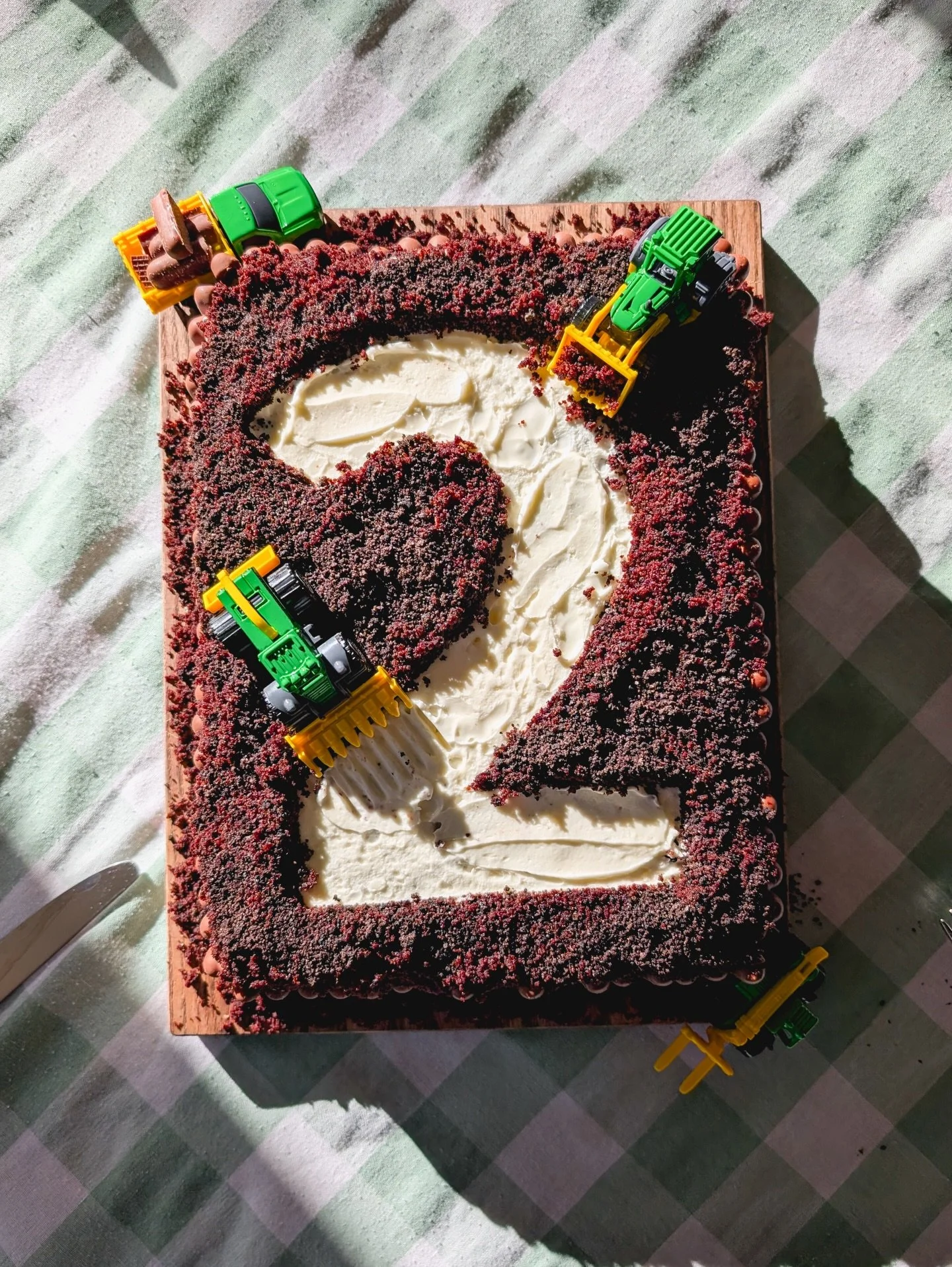 Our tractor loving toddler is two 🚜

A quickly made cake to celebrate all that he is, and the fact that he used the forklift tractor to eat it sums up every reason I love this kid 

Happy birthday Kenny 🎈

#BirthdayCake #Tractors #CakeDecorating #C