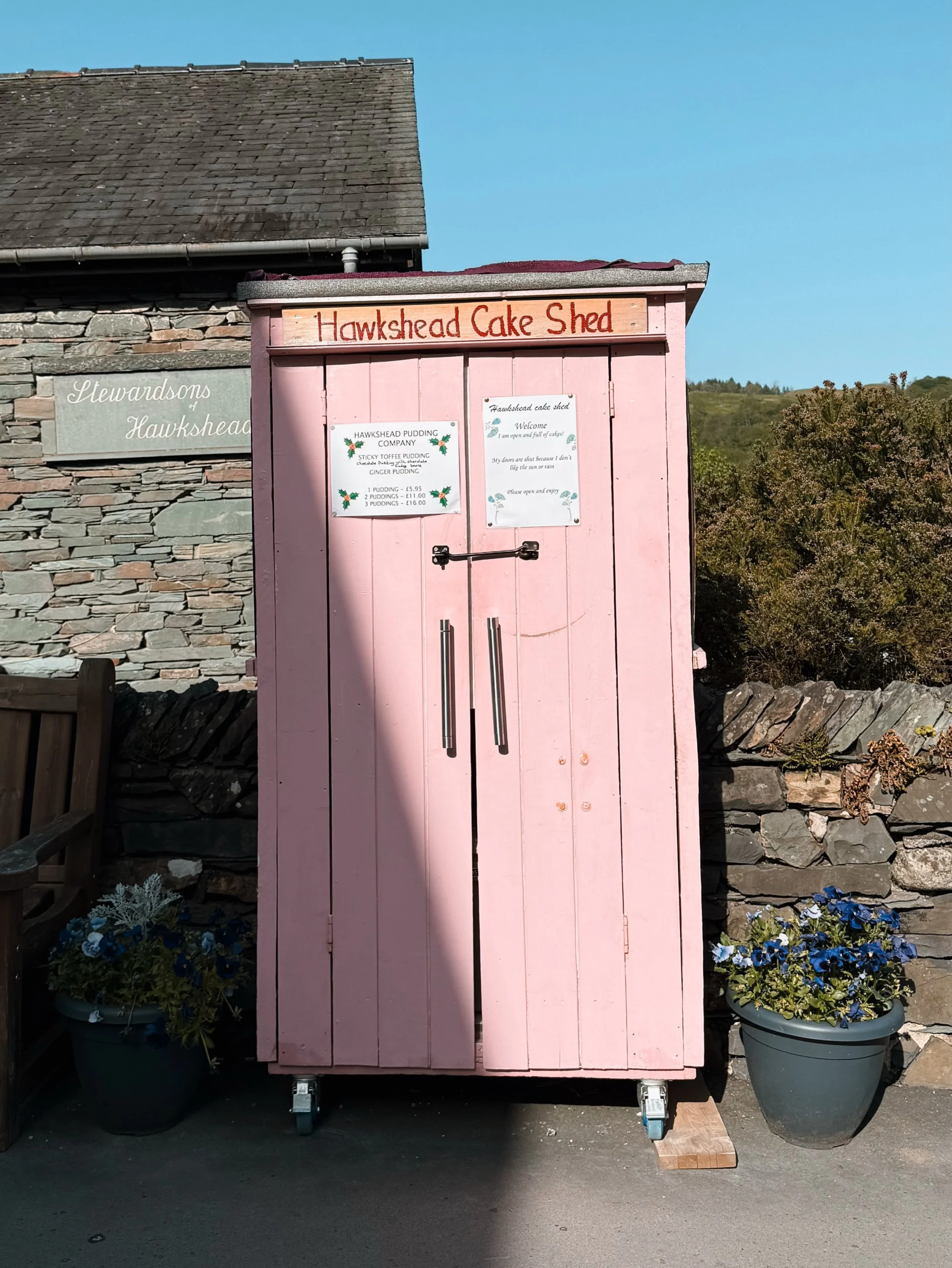 Starting a petition for every town to have one of these 🍰 who&rsquo;s signing?! 

📍Hawkshead, Lake District