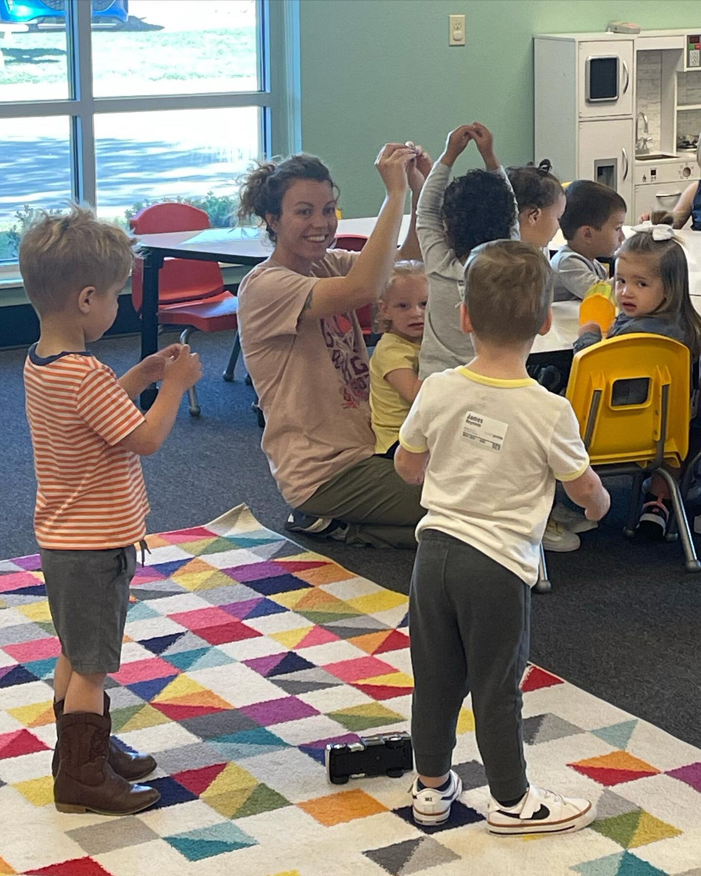 It&rsquo;s been an adventurous day at MDO!

Our twos found a jumping spider to observe! 🕷️
Our threes painted the Earth on plates for Earth Day 🌎 
Our Pre-K worked on rhyming words ❤️