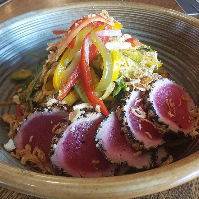 mmmmmmm lil bitta #foodporn coming at ya for your Tuesday night 🤤 come on down to the Hood soon guys, we've revamped our menu for you! Check this rare tuna out, that's sexual mate, come down here and try it for yourself. We've also got plenty of new