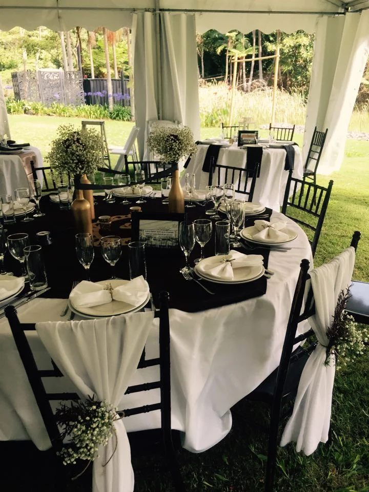 1.8m Round table with tiffanys.jpg