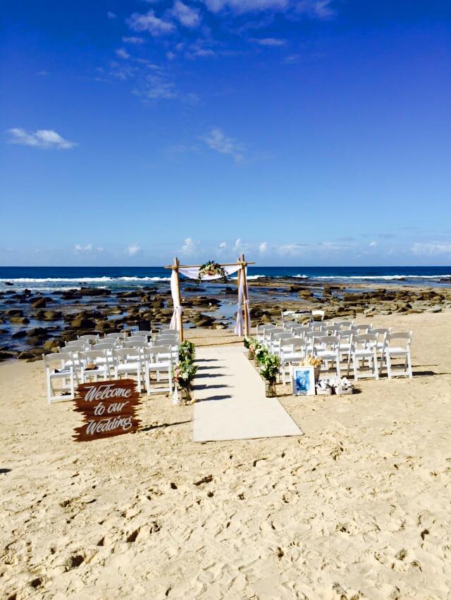 Ceremony Set with with arbour, signage & Americanas.jpg