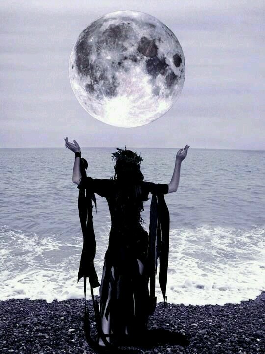 Image Credit: Calling the Moon by darknessking @ DeviantArt