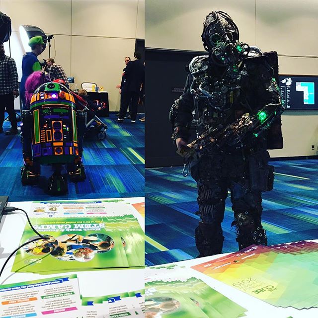 We are at #torontoComicon this weekend, some interesting visitors to our booth. 
See us in the family zone for our #ozobot workshop : )🤖
.
.
.
.
.
#toronto #kids #stem #stemcamps