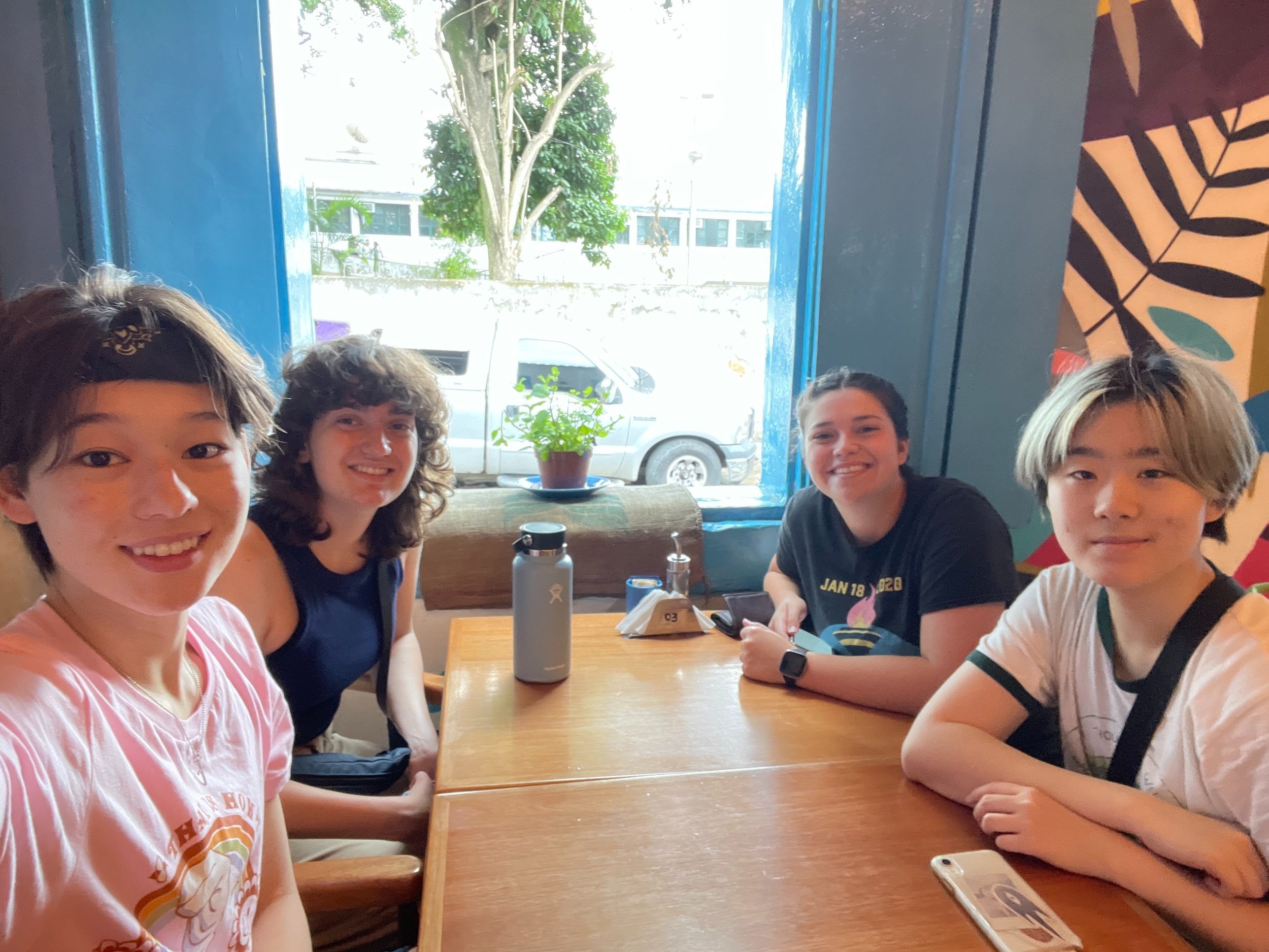  Hannah, Elio, Karalyn &amp; AJ enjoying brunch at a cafe in Paraty 