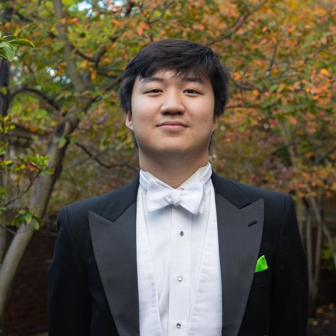 Meet the Dins — The Harvard Din & Tonics