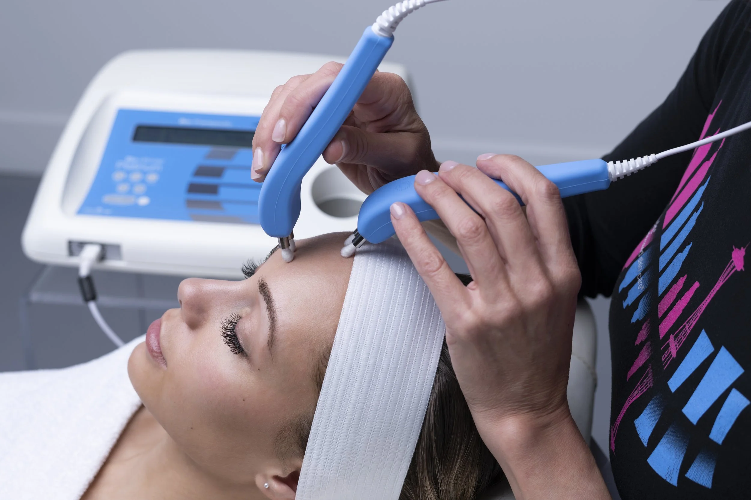 Micro Therapy Facial , Microcurrent facials: Everything you need to ...