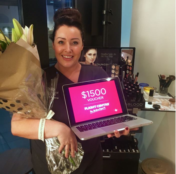 Hazel Neilon accepting her $1500 prize