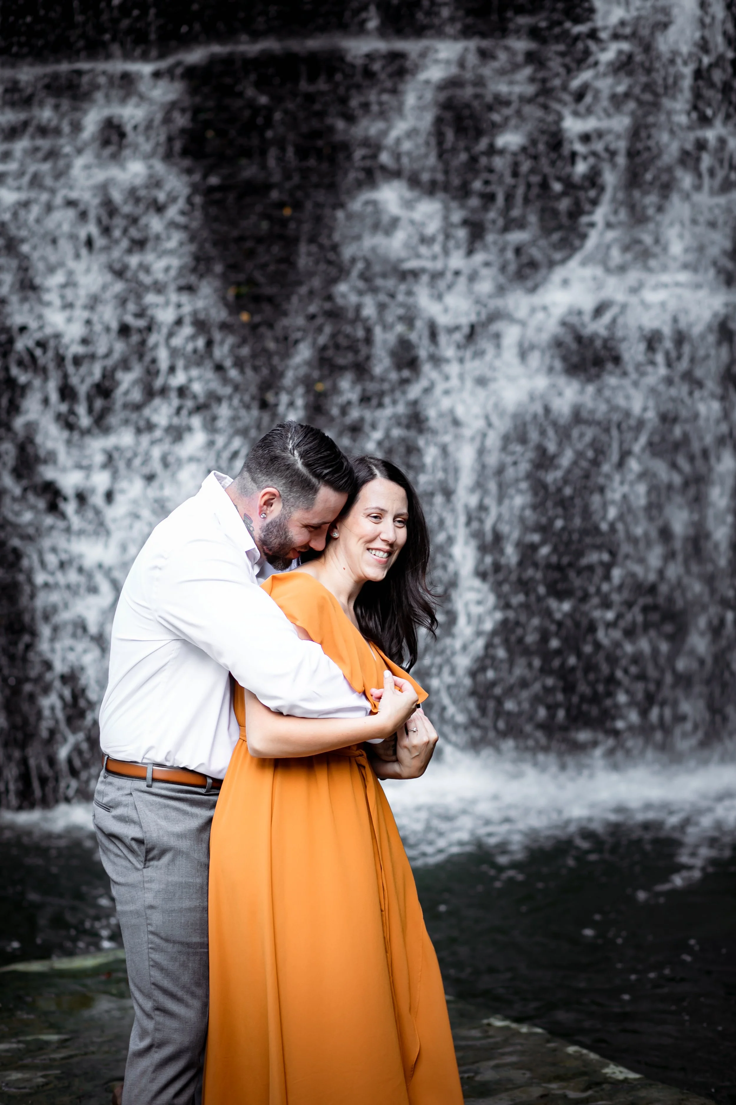 greatfallsoftinkerscreekclevelandengagementphotographer-81.jpg