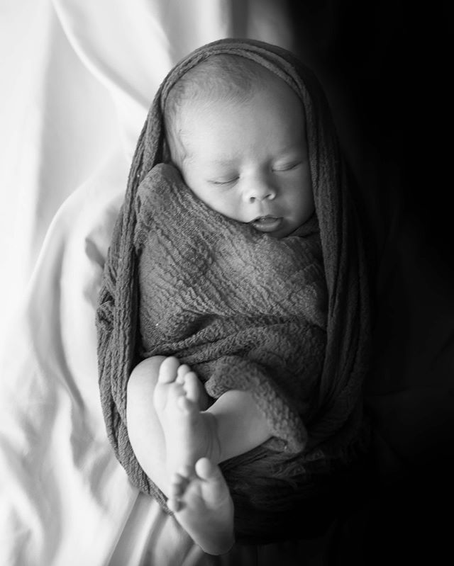 this little man ❤️ I love having an excuse to hold a new bebe @stephanieflaritygrenert