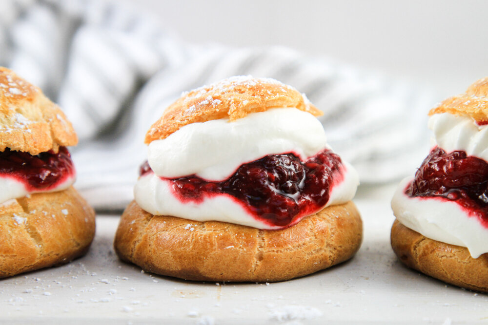 Cream Puffs with Berries