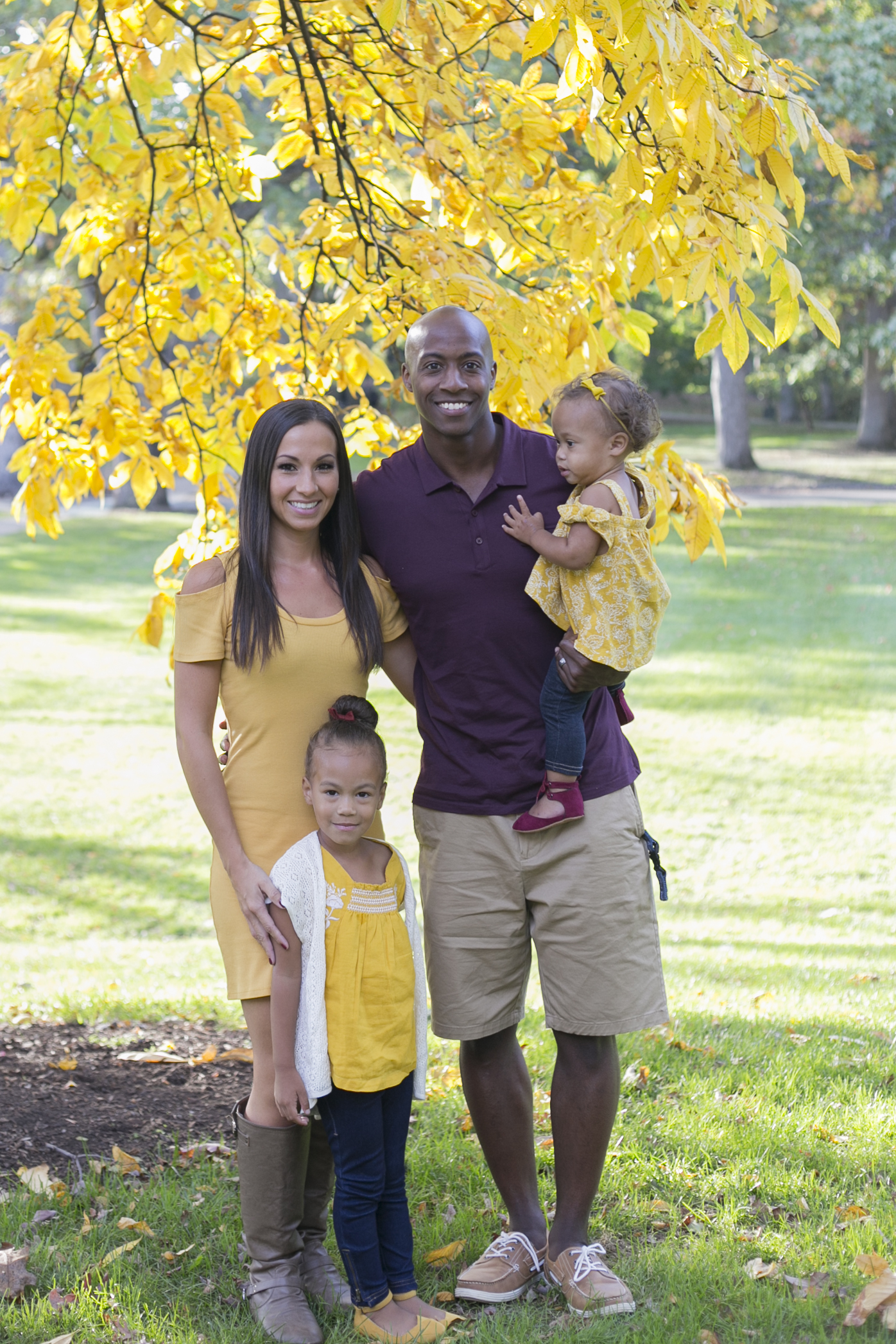 Wellesley fall family photo. Boston photographer