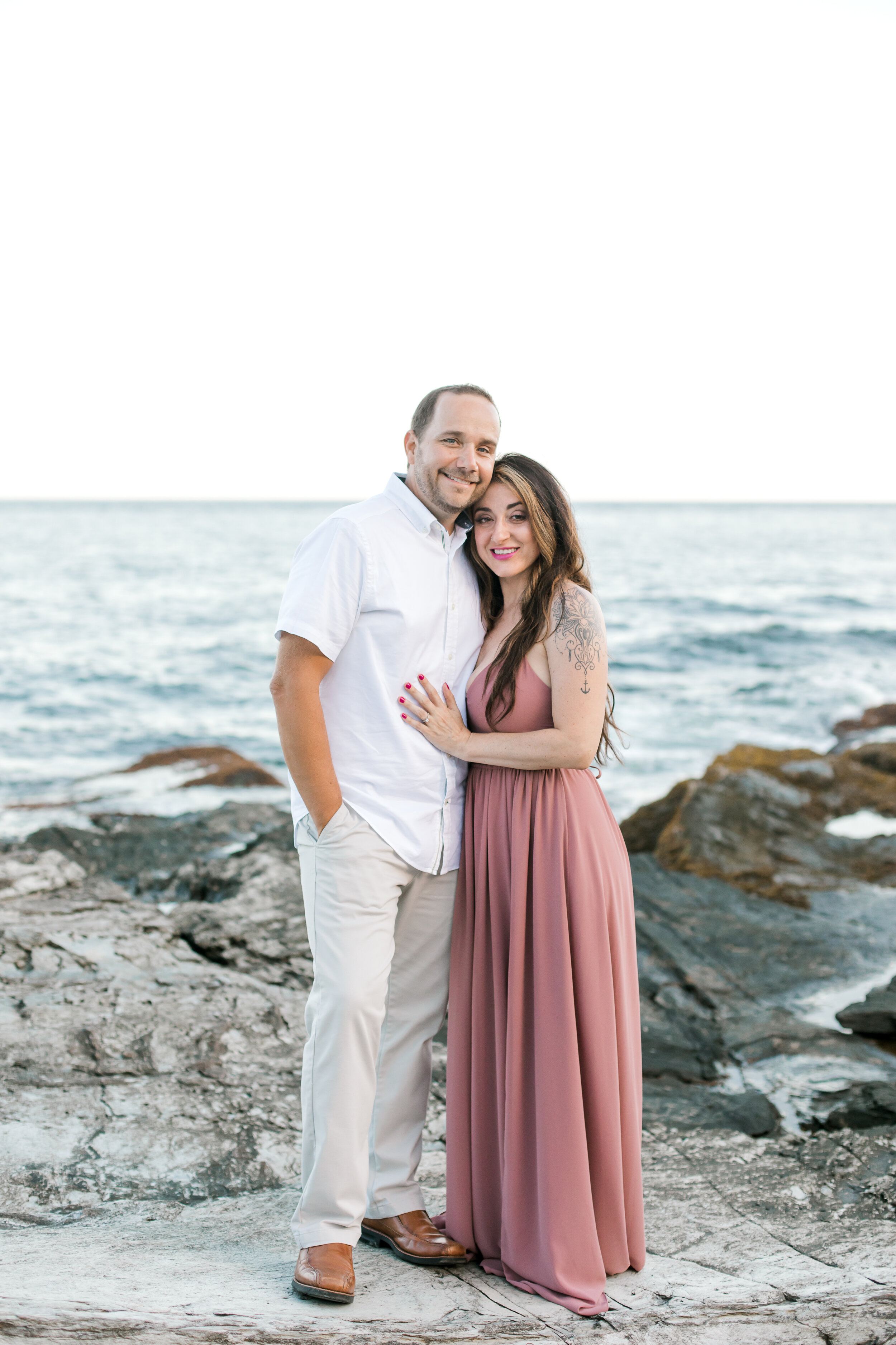 beavertail_lighthouse_summer_engagement_photos_erica_pezente_photography (108).jpg