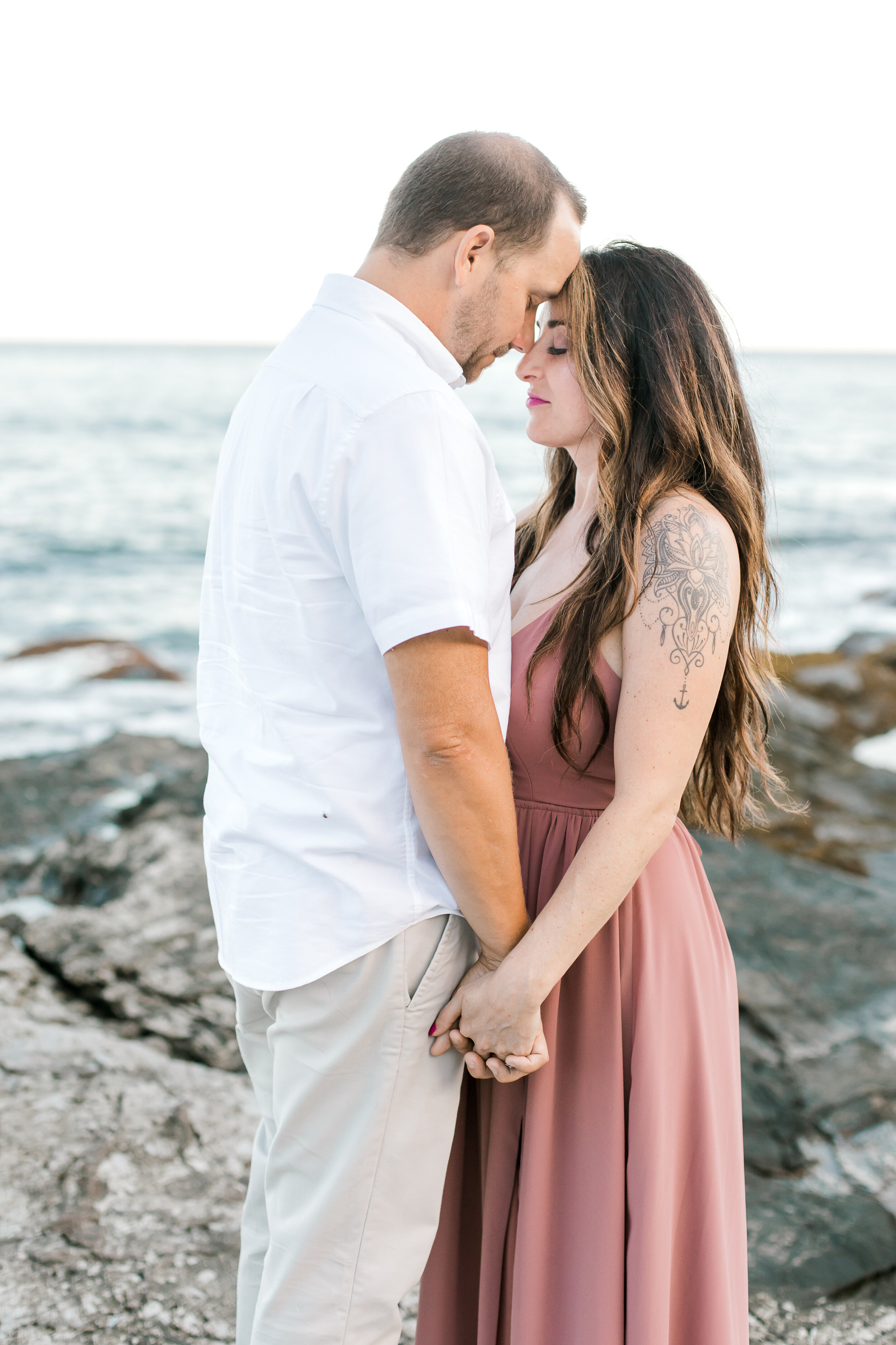 beavertail_lighthouse_summer_engagement_photos_erica_pezente_photography (116).jpg