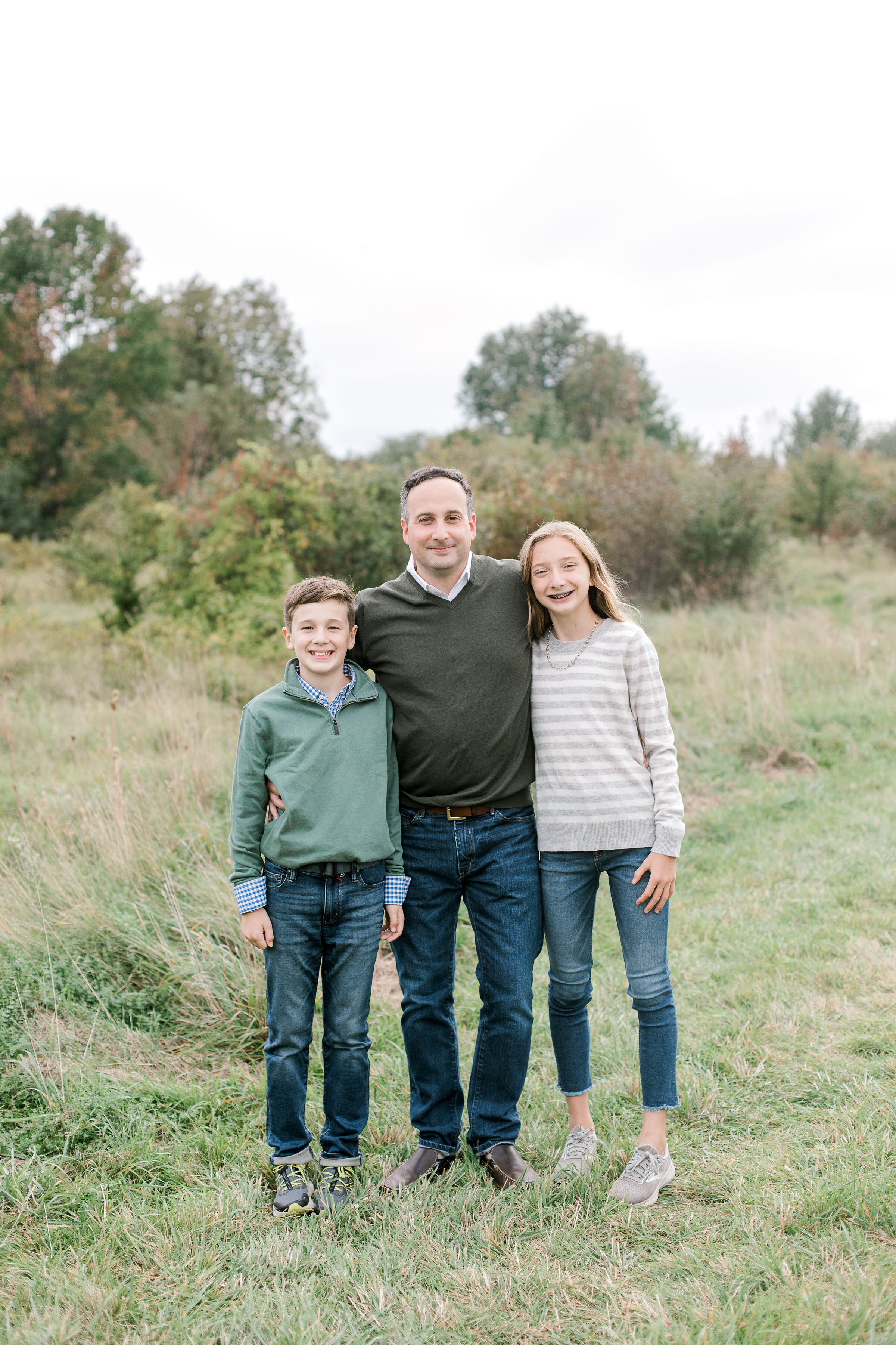 hospital_hill_medfield_fall_family_photos_erica_pezente_photography(38).jpg