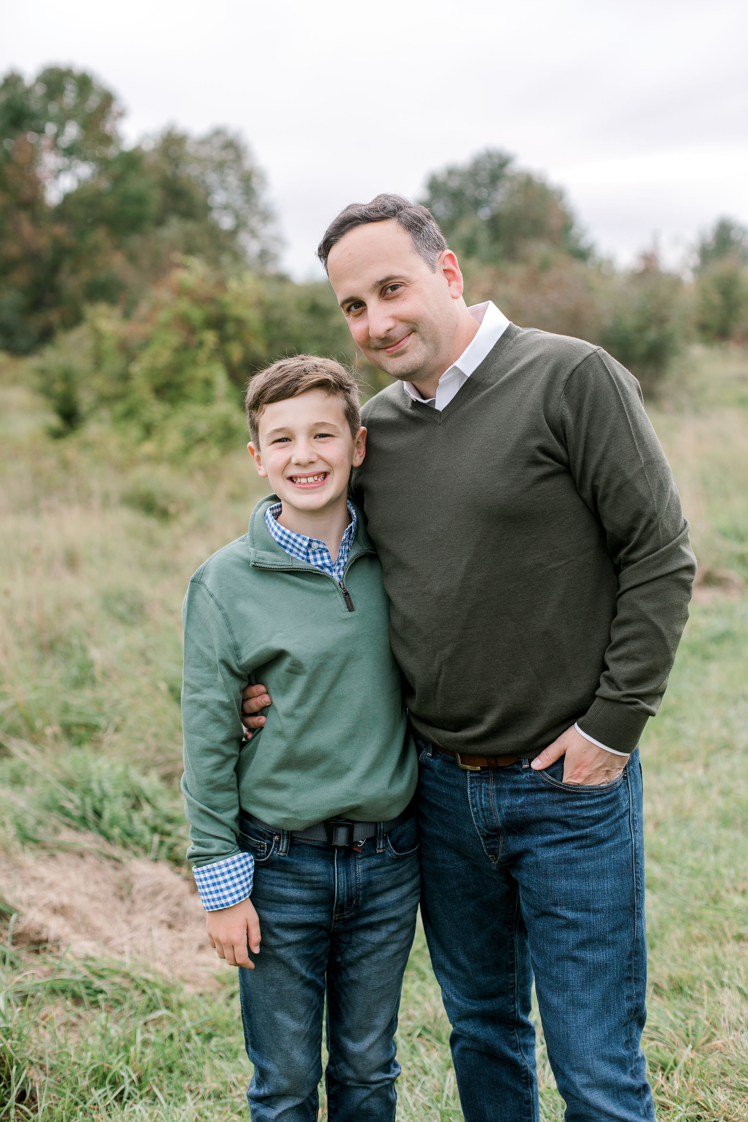 hospital_hill_medfield_fall_family_photos_erica_pezente_photography(49).jpg