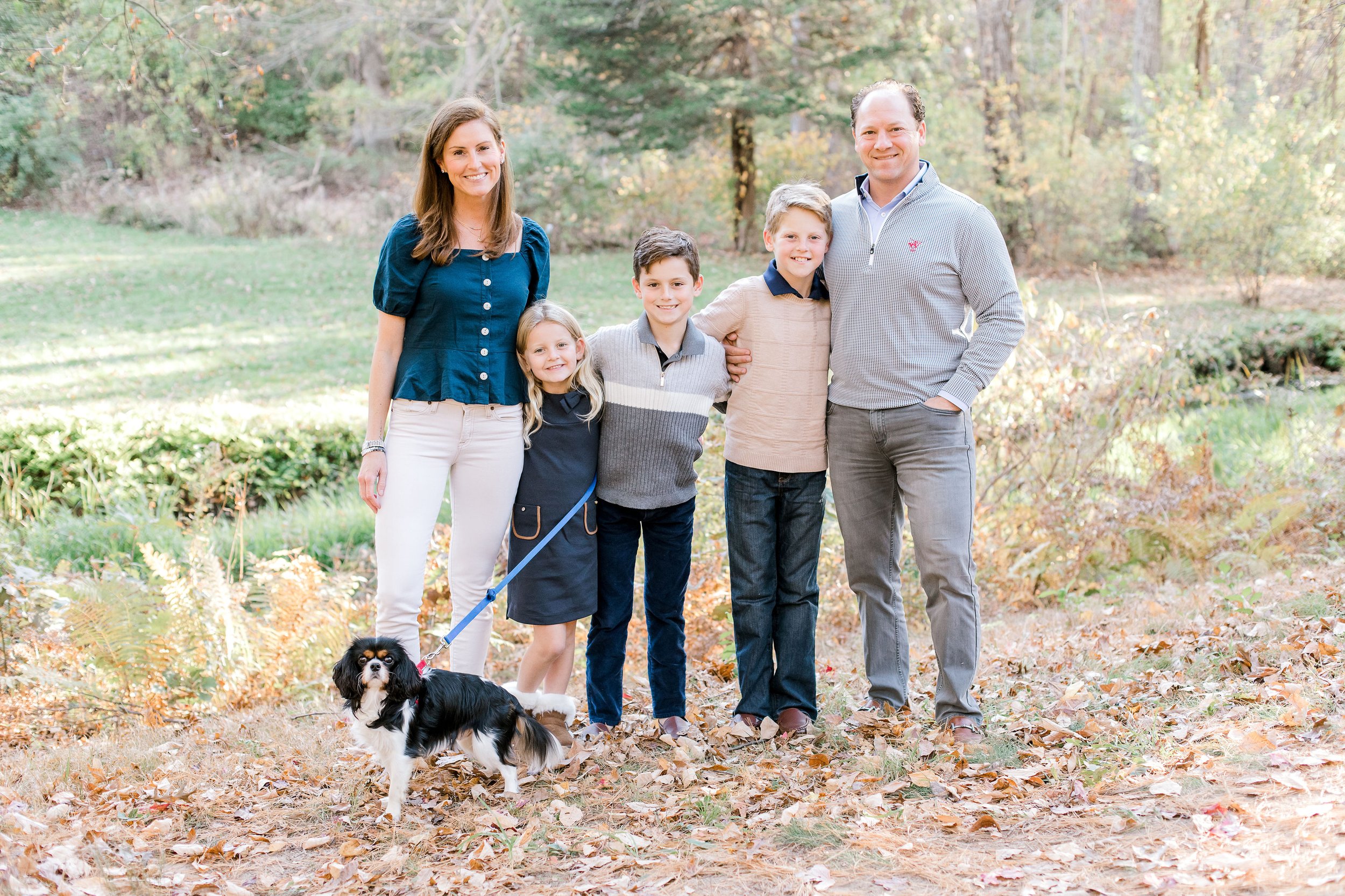 wayside_inn_grist_mill_sudbury_fall_family_photos_erica_pezente_photography(30).jpg