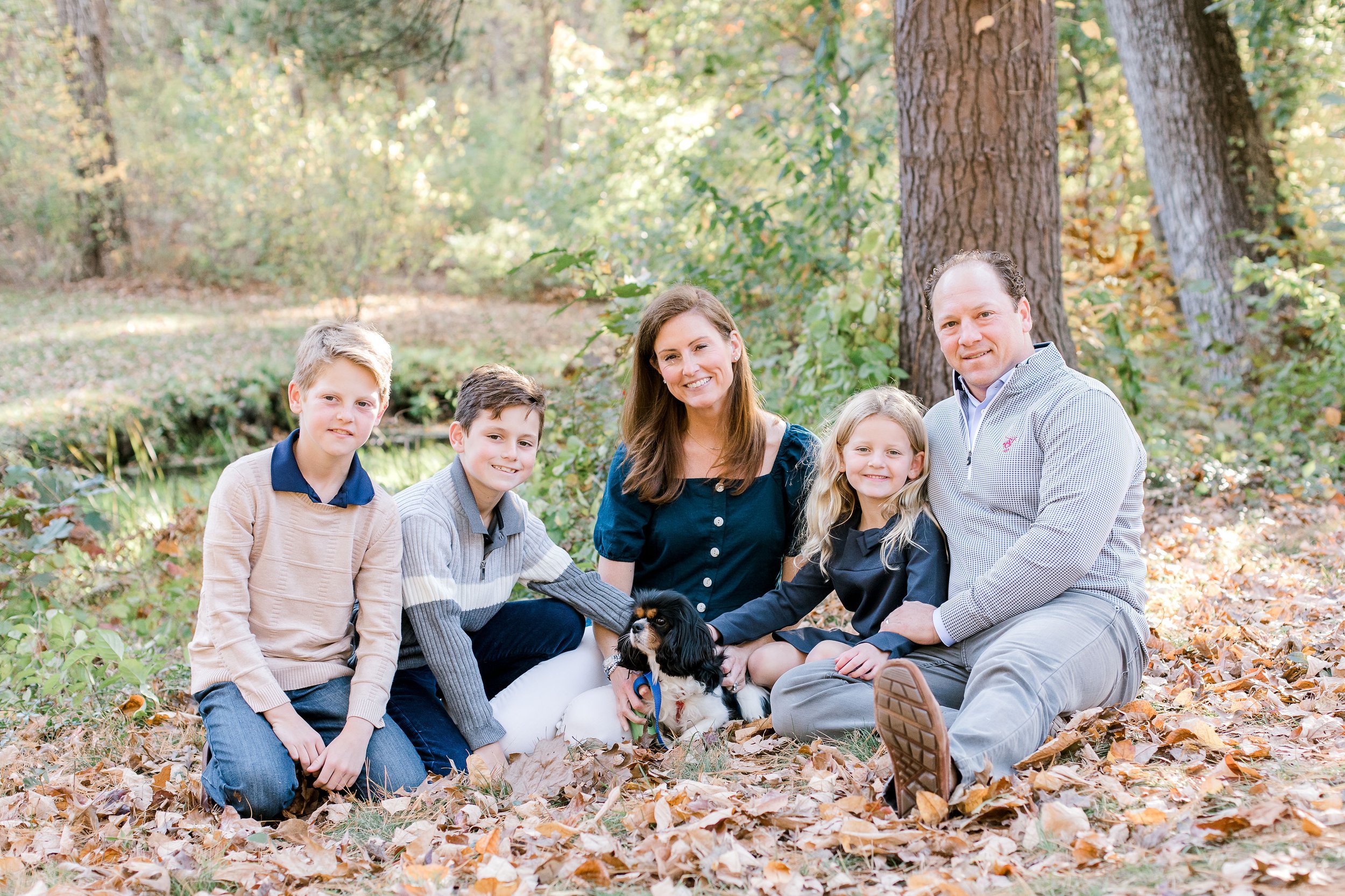 wayside_inn_grist_mill_sudbury_fall_family_photos_erica_pezente_photography(33).jpg