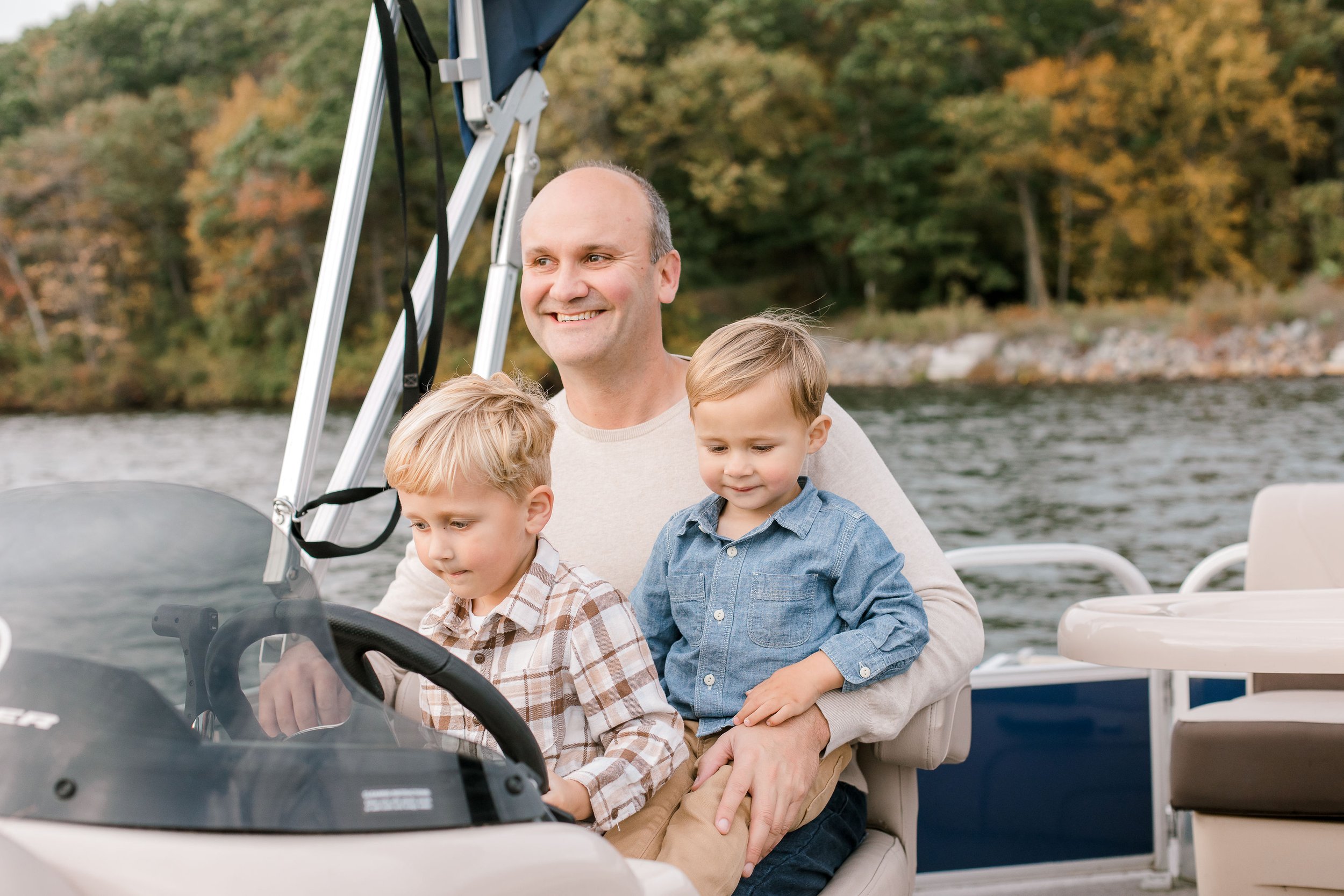 wrentham_lake_fall_family_photos_erica_pezente_photography(132).jpg