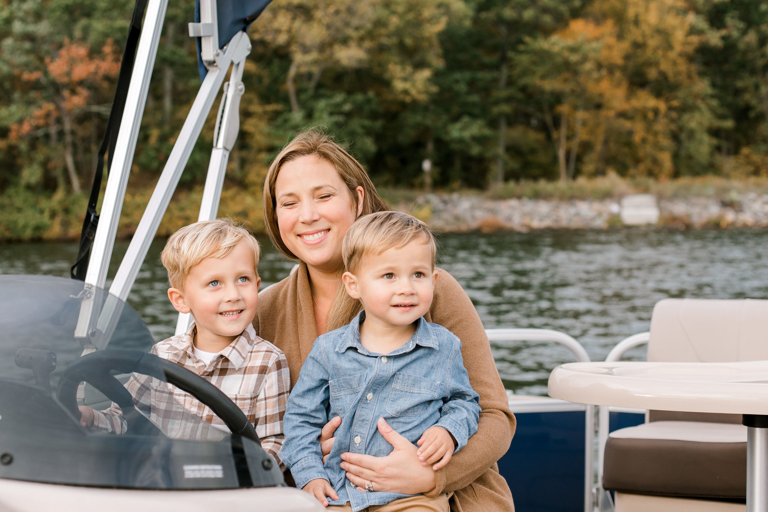 wrentham_lake_fall_family_photos_erica_pezente_photography(138).jpg