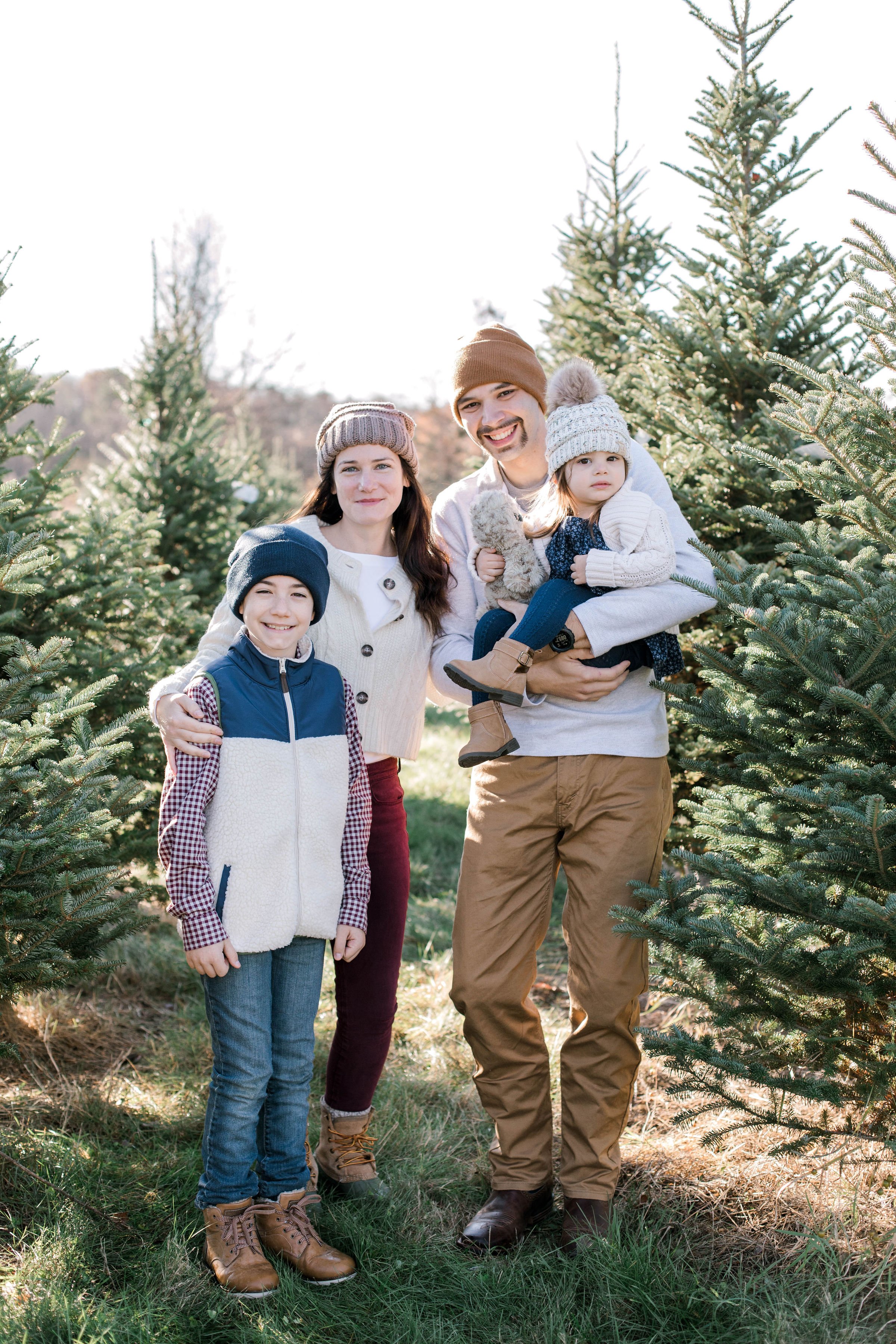 christmas_tree_mini_session_highfields_tree_farm_grafton_massachusetts_erica_pezente_photography(4) (3).jpg