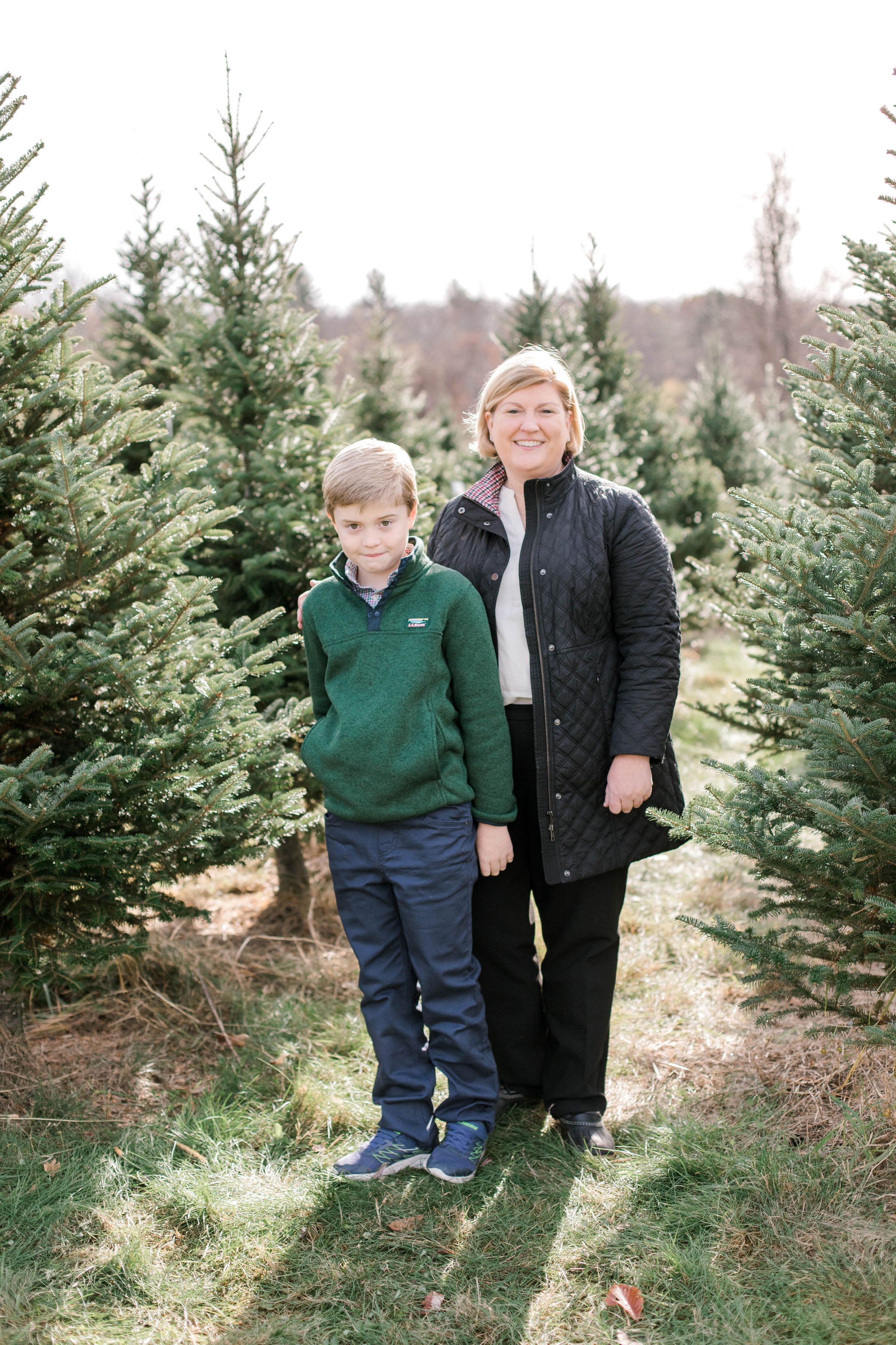 christmas_tree_mini_session_highfields_tree_farm_grafton_massachusetts_erica_pezente_photography(1) (1).jpg