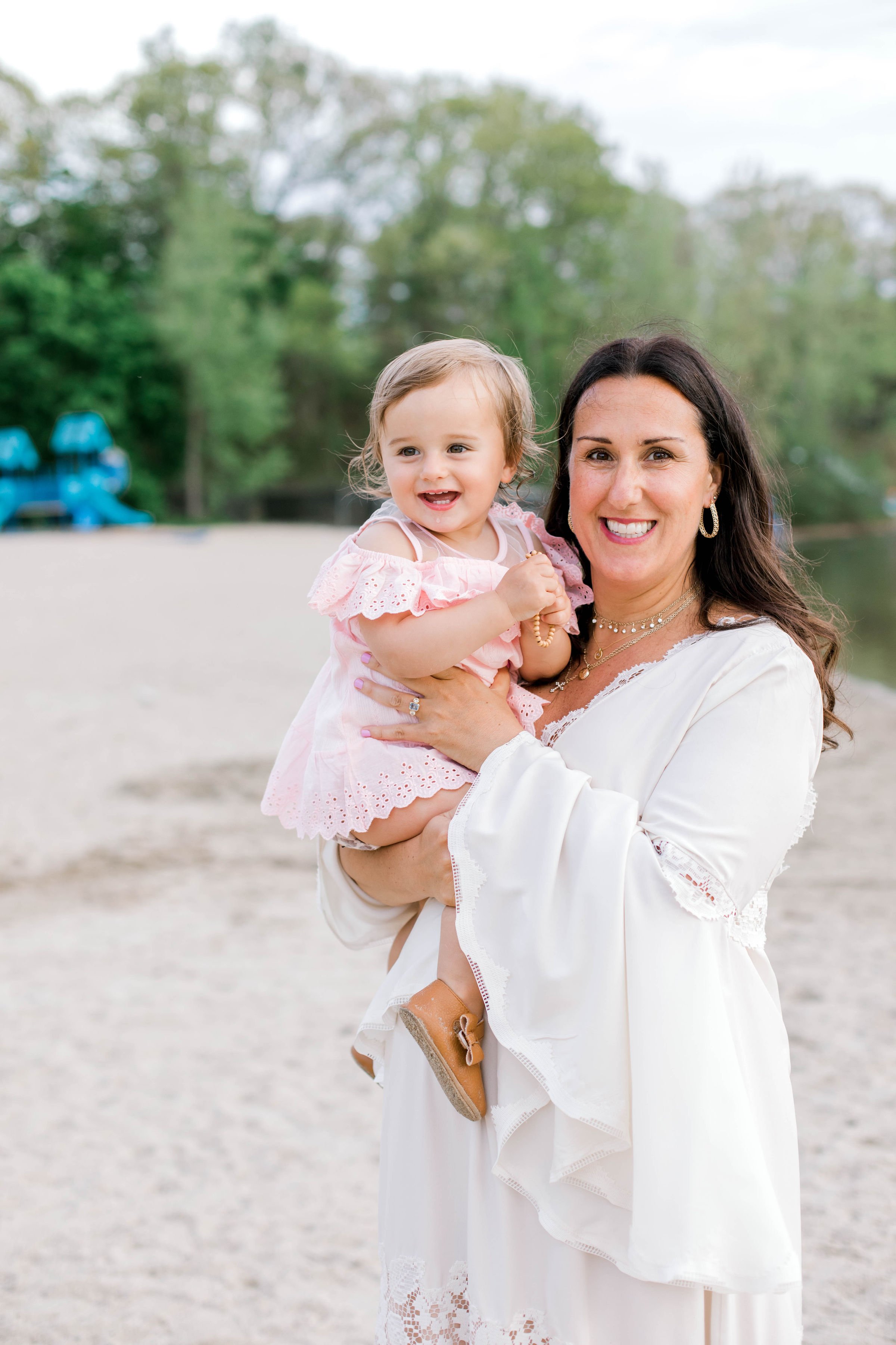 morses_pond_wellesley_spring_maternity_photos_erica_pezente_photography(20).jpg