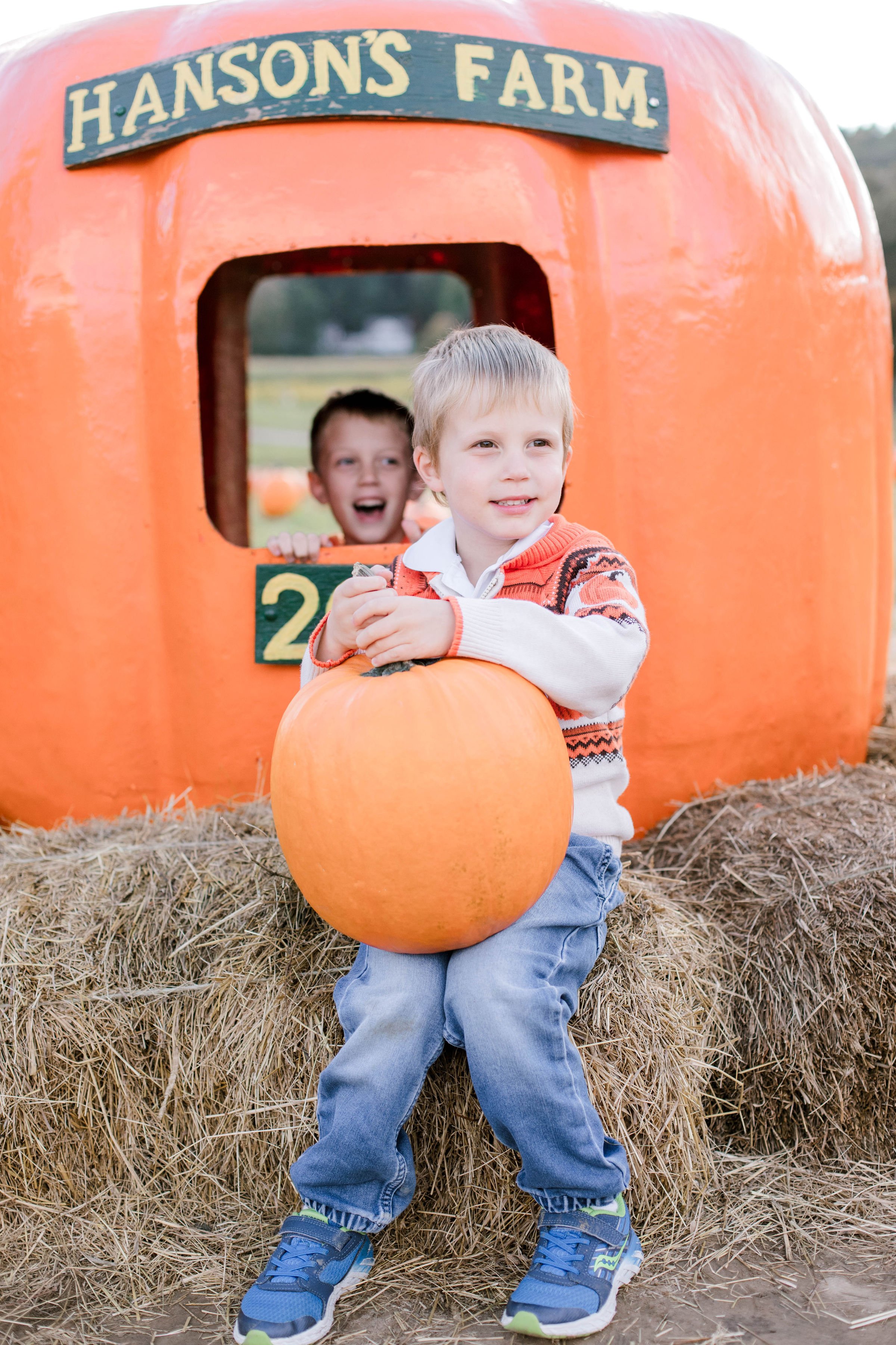 hansons_farm_pumpkin_patch_family_photos_erica_pezente_photography(28).jpg