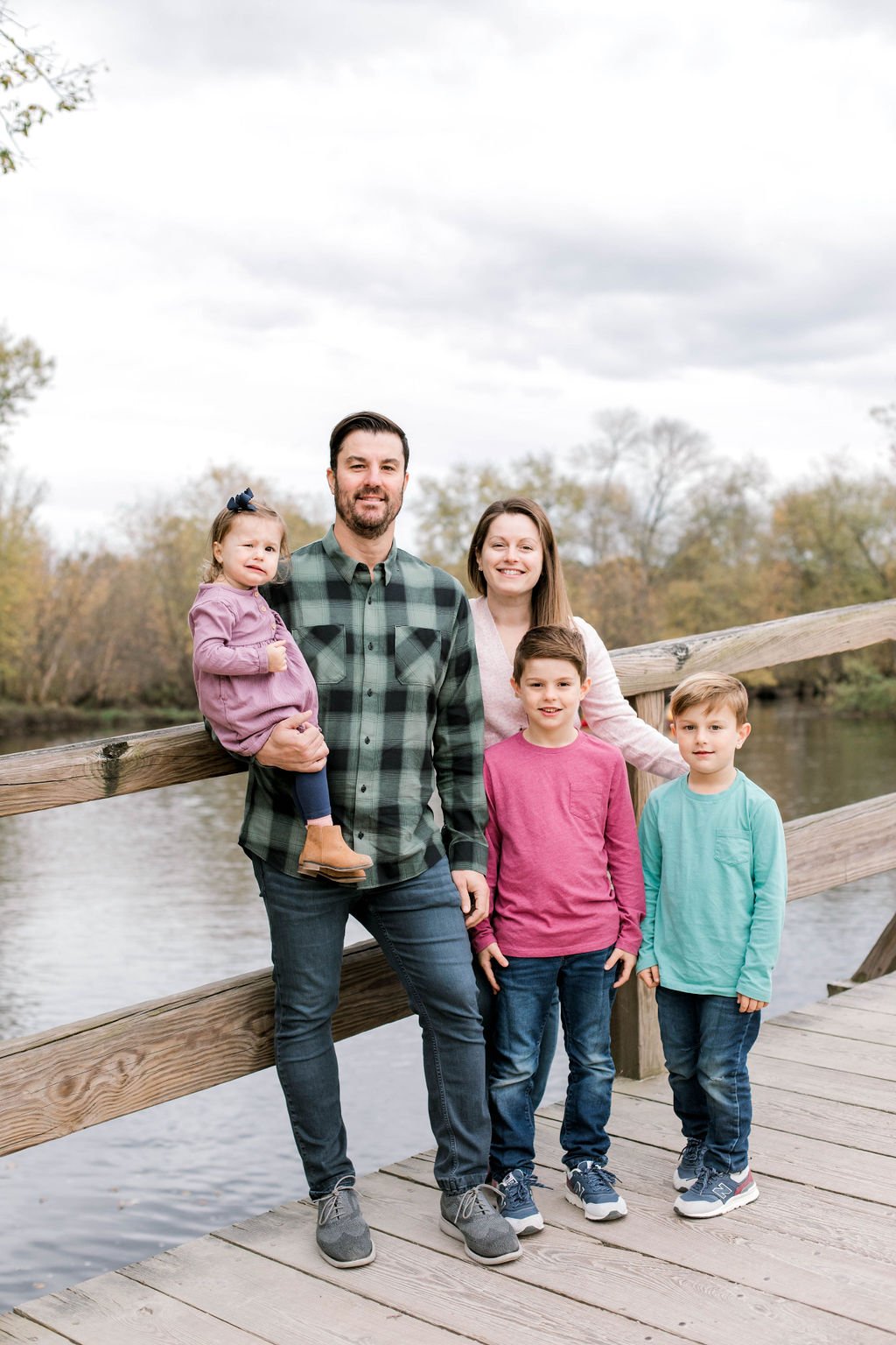 north_bridge_concord_fall_family_photos_erica_pezente_photography(27).jpg