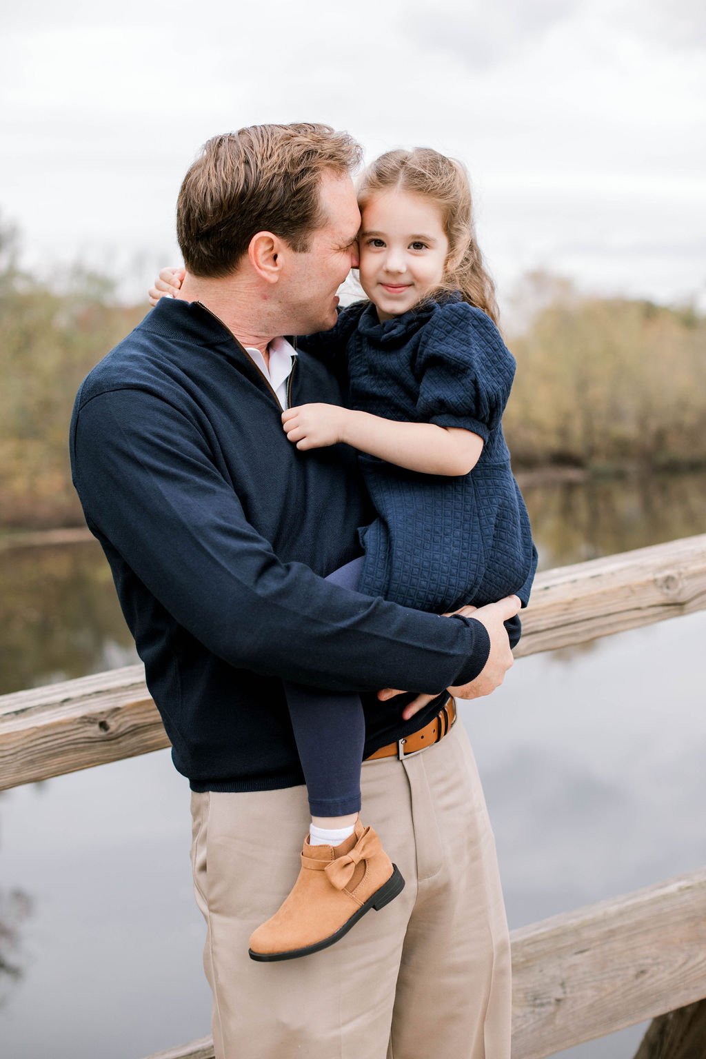 north_bridge_concord_fall_family_photos_erica_pezente_photography(5) (1).jpg