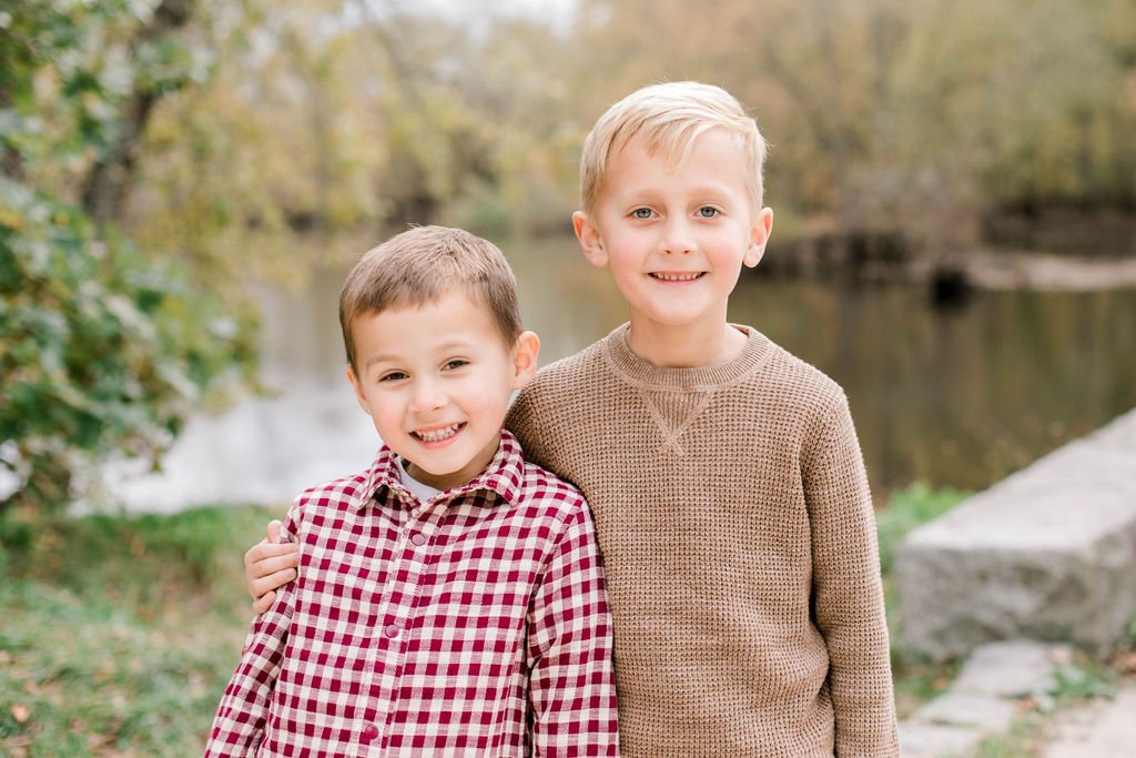 north_bridge_concord_fall_family_photos_erica_pezente_photography(13).jpg