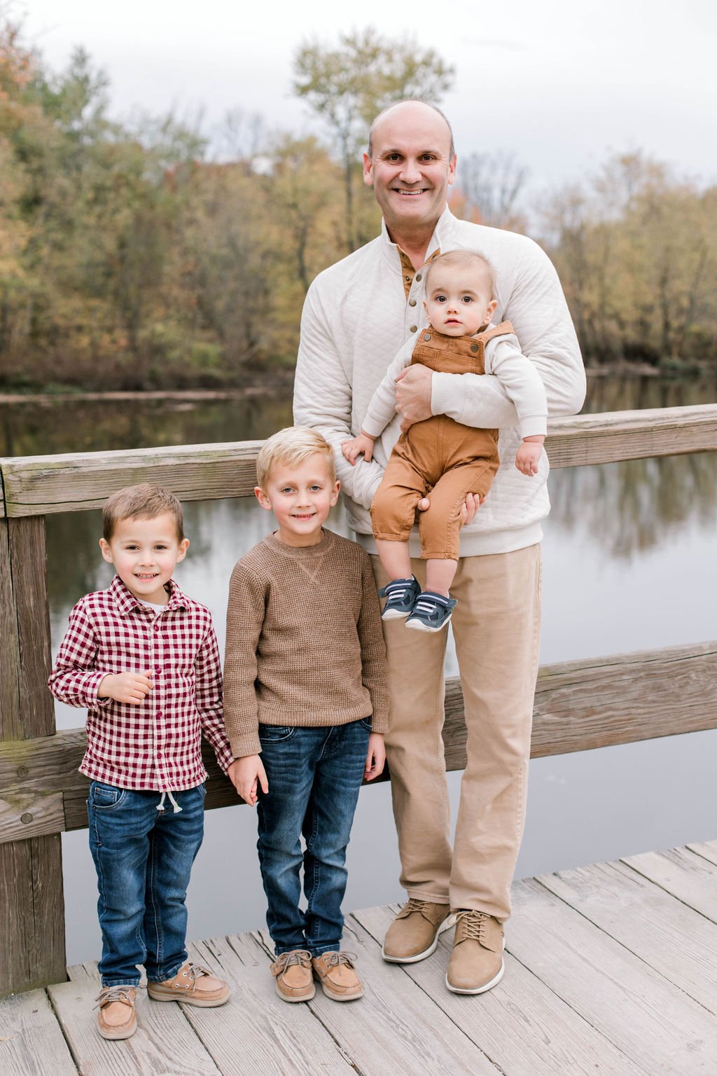 north_bridge_concord_fall_family_photos_erica_pezente_photography(28) (1).jpg