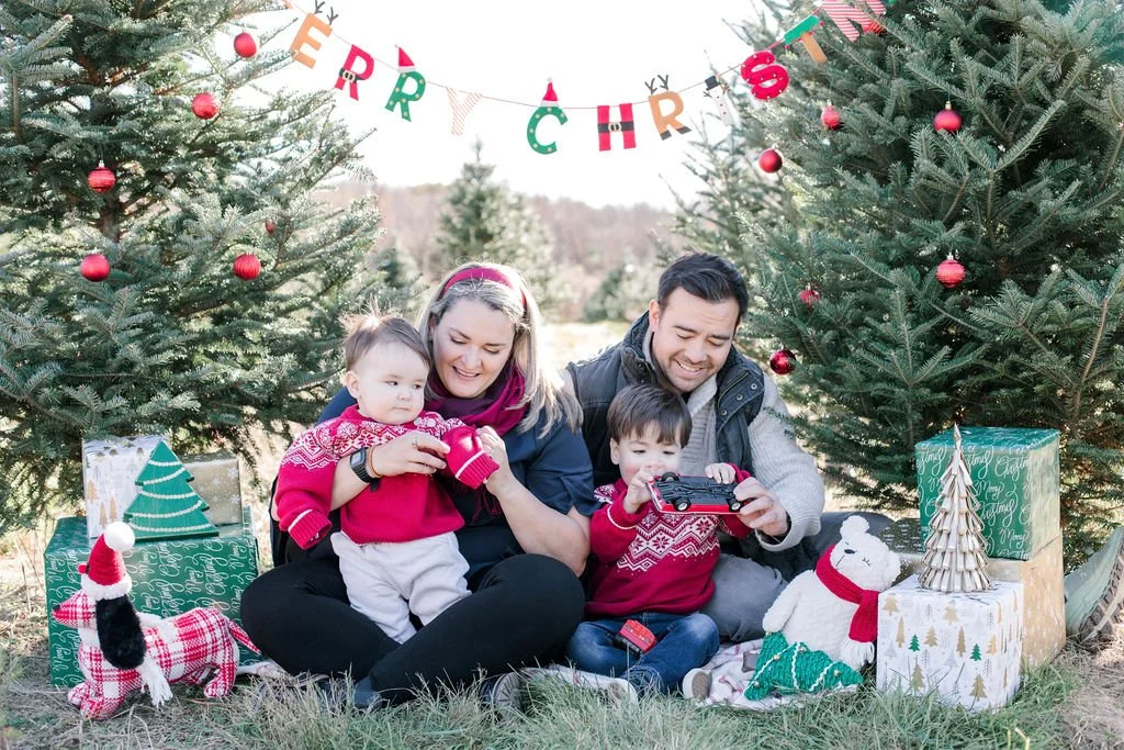 highfields_tree_farm_winter_family_photos_erica_pezente_photography(10) (1).jpg