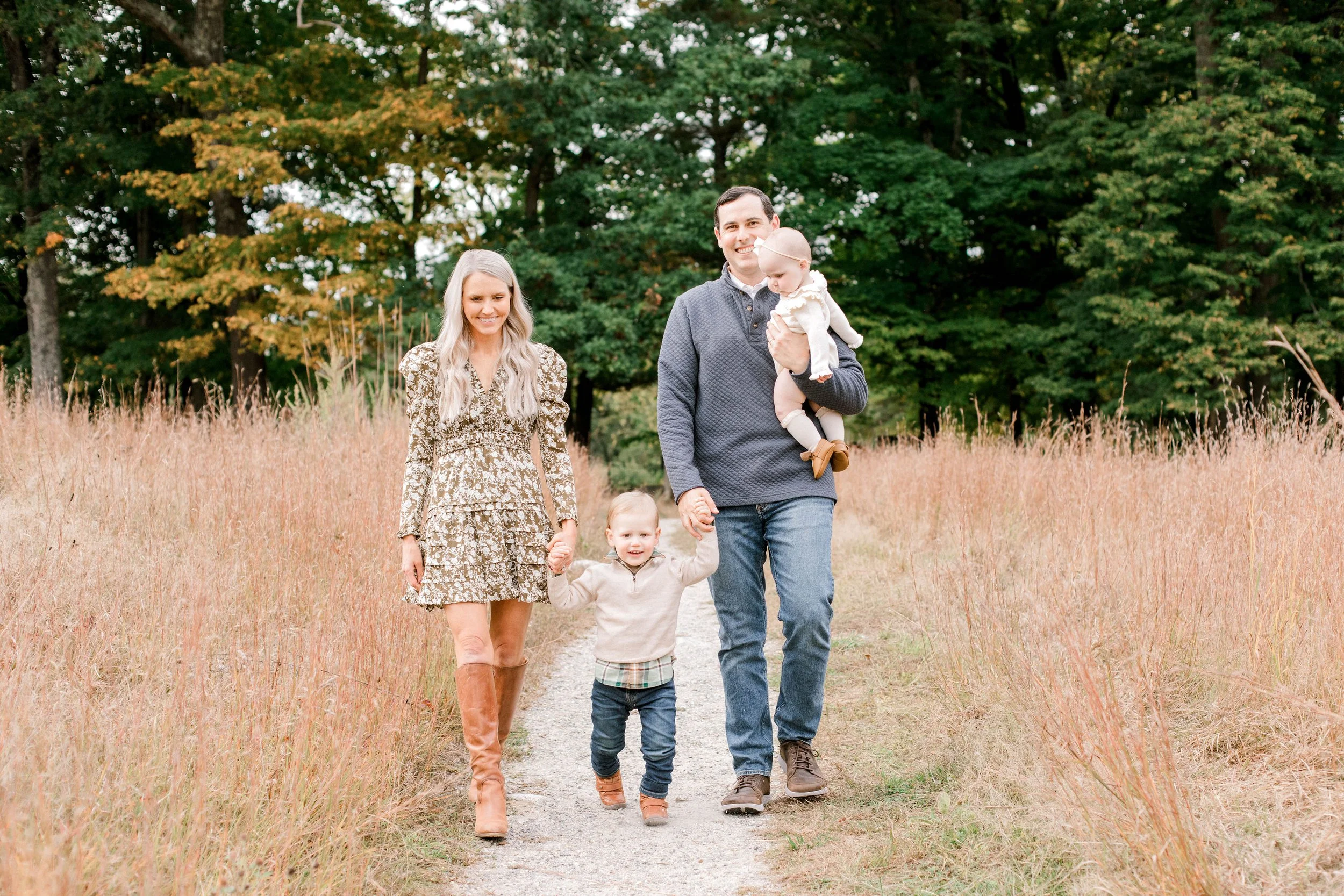 north_bridge_concord_fall_family_photos_erica_pezente_photograhy(53).jpg