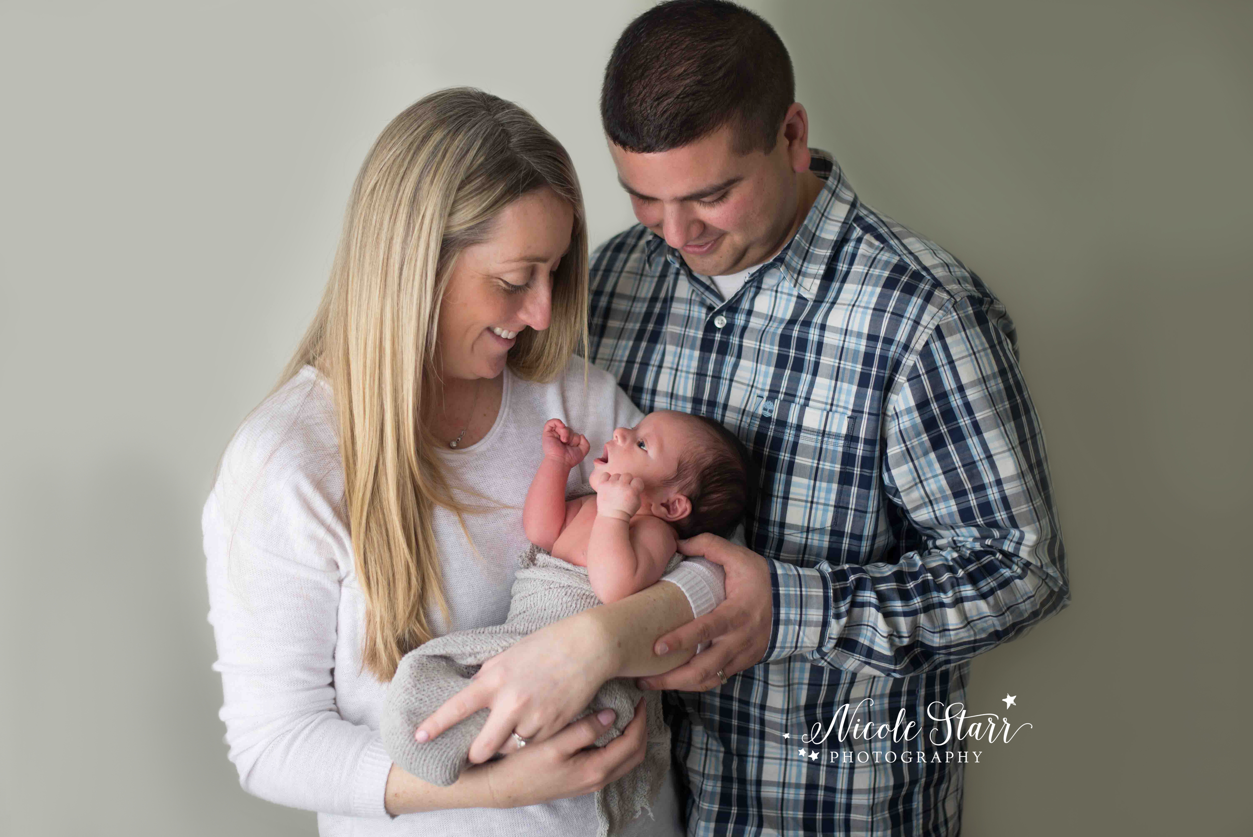 newborn baby and family photo albany saratoga newborn photographer.jpg